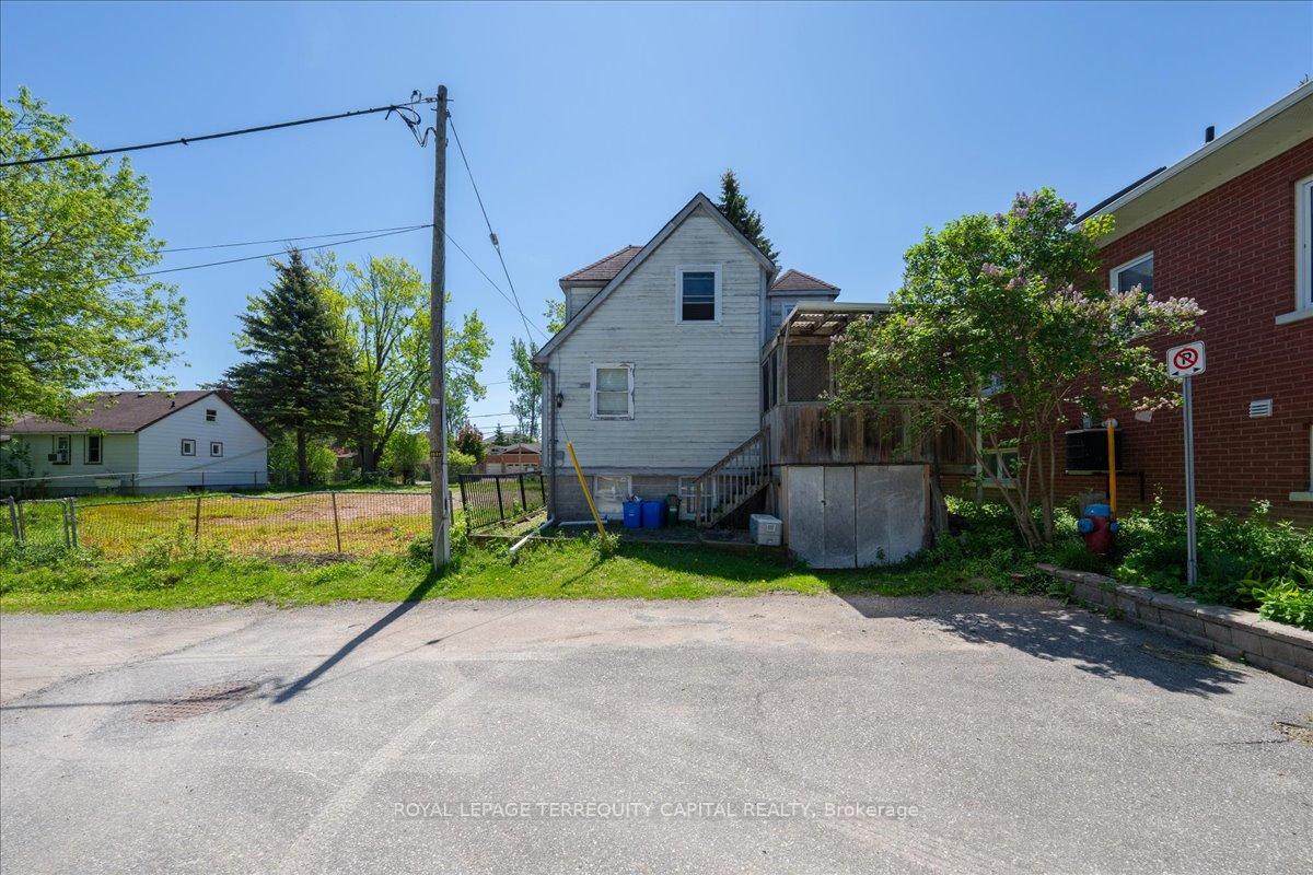 Photo 6 of 260 Douglas Road, Richmond Hill, Oak Ridges Lake Wilcox — HOMEH