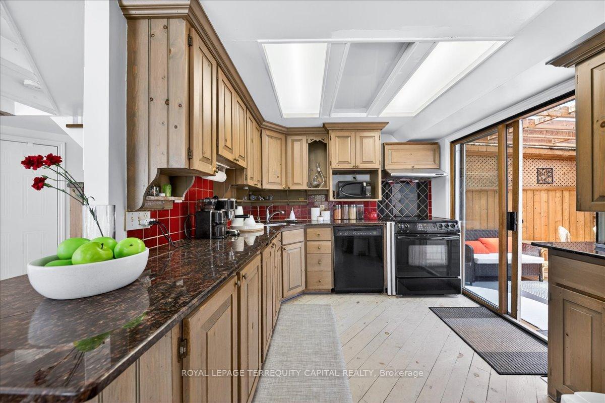 Photo 21 of 260 Douglas Road, Richmond Hill, Oak Ridges Lake Wilcox — HOMEH