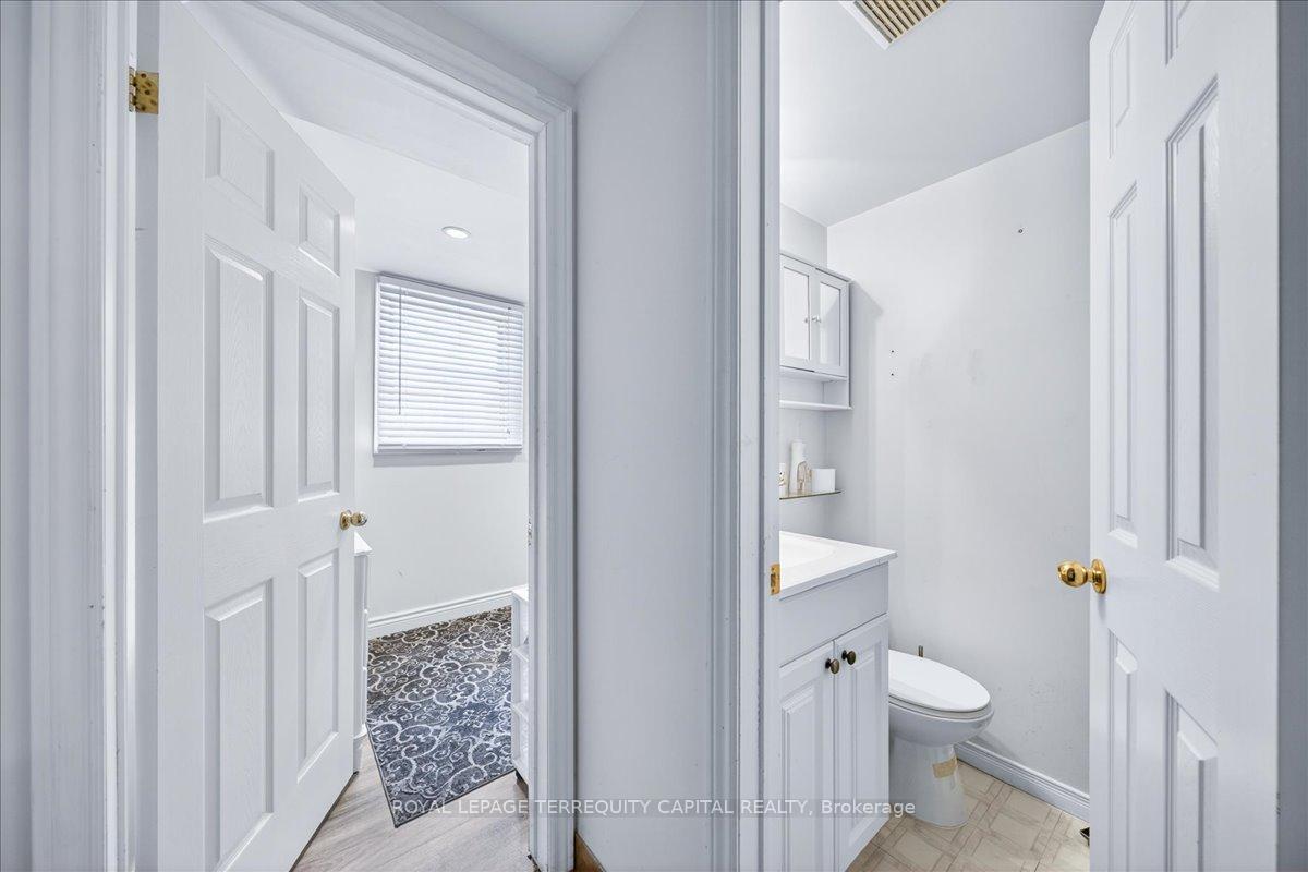 Photo 42 of 260 Douglas Road, Richmond Hill, Oak Ridges Lake Wilcox — HOMEH