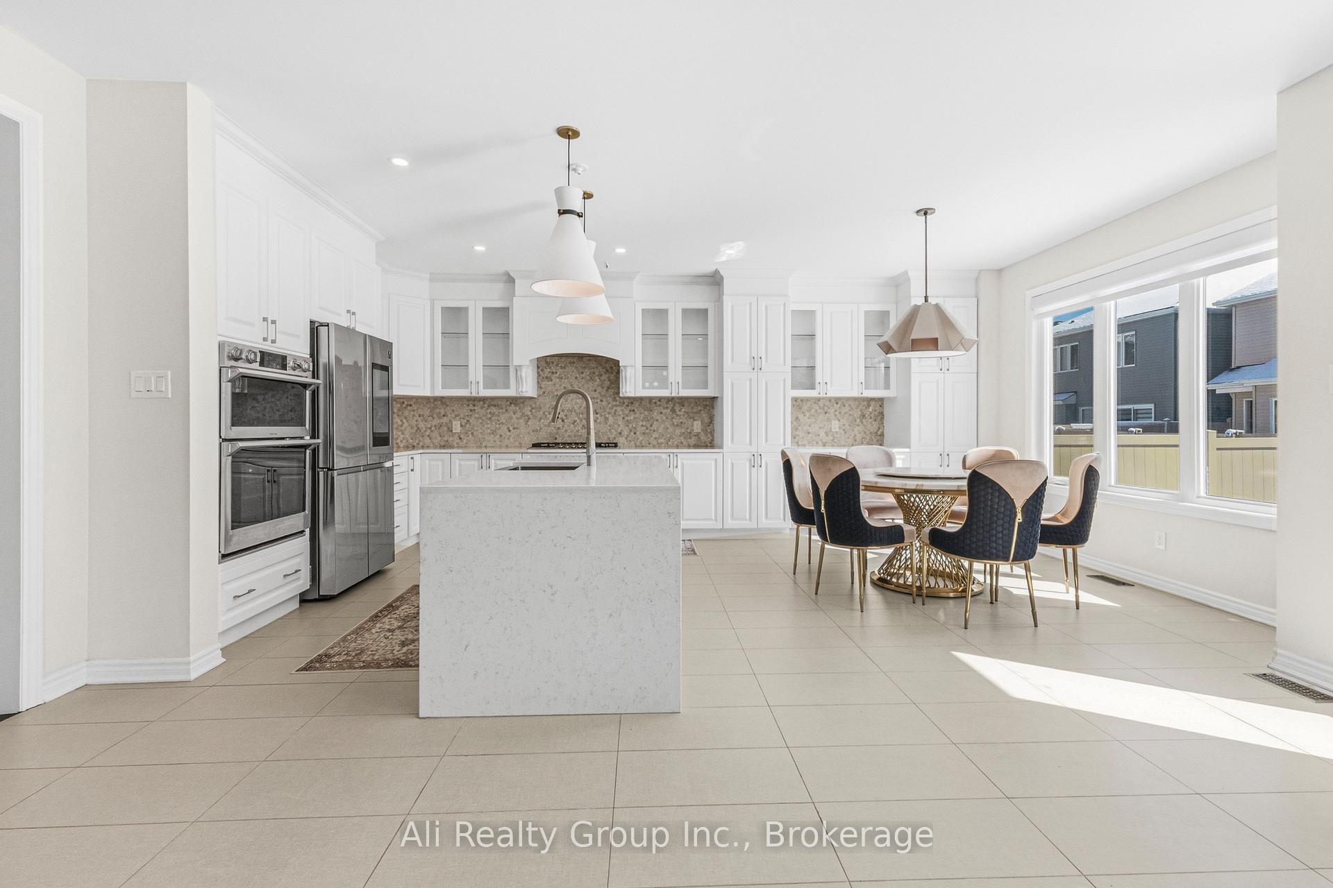 Photo 5 of 38 Mudminnow Crescent, Ottawa, Avalon West — HOMEH