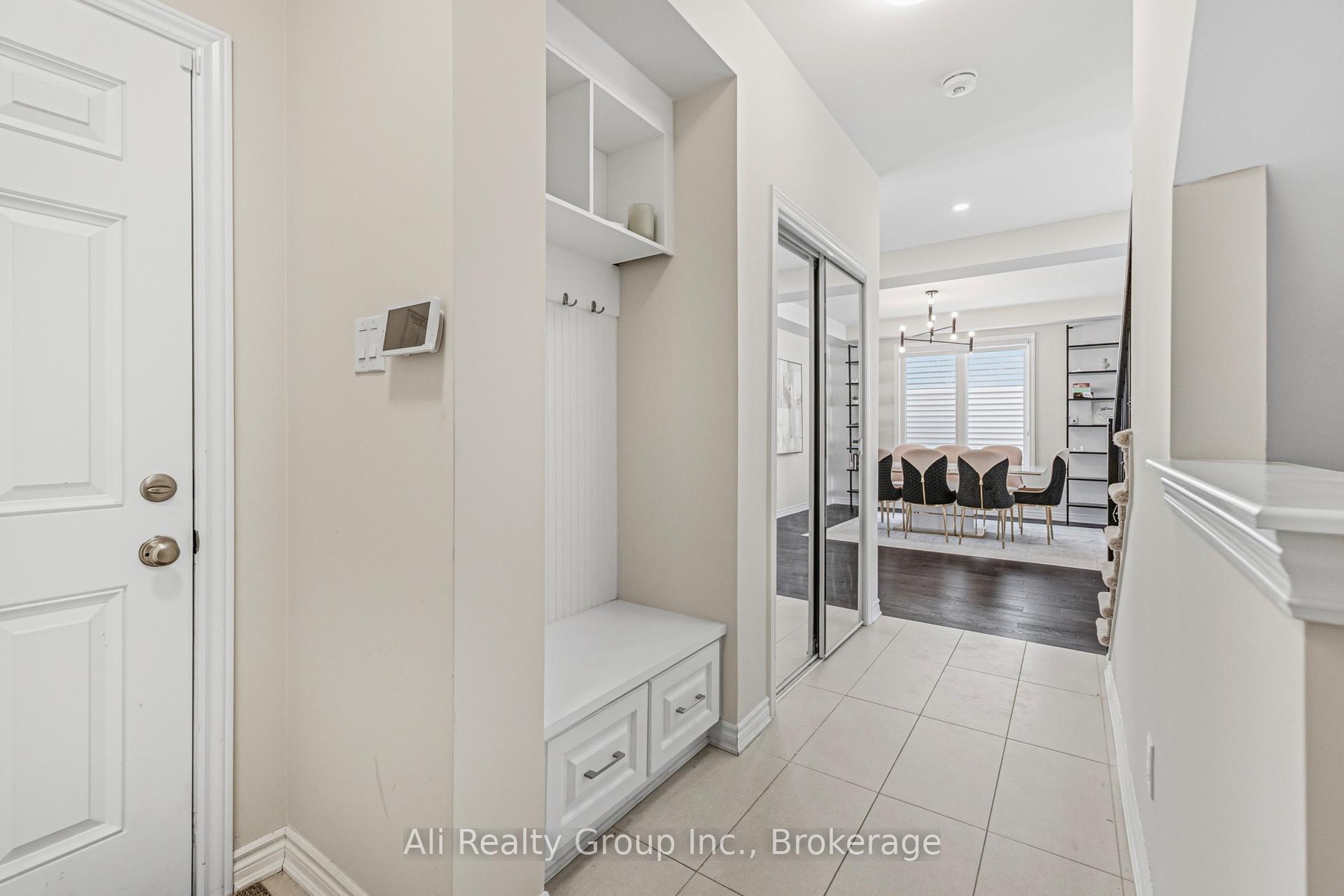 Photo 12 of 38 Mudminnow Crescent, Ottawa, Avalon West — HOMEH