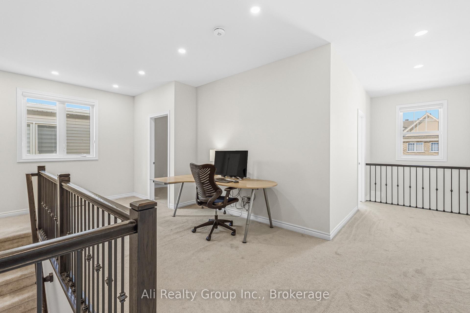 Photo 14 of 38 Mudminnow Crescent, Ottawa, Avalon West — HOMEH