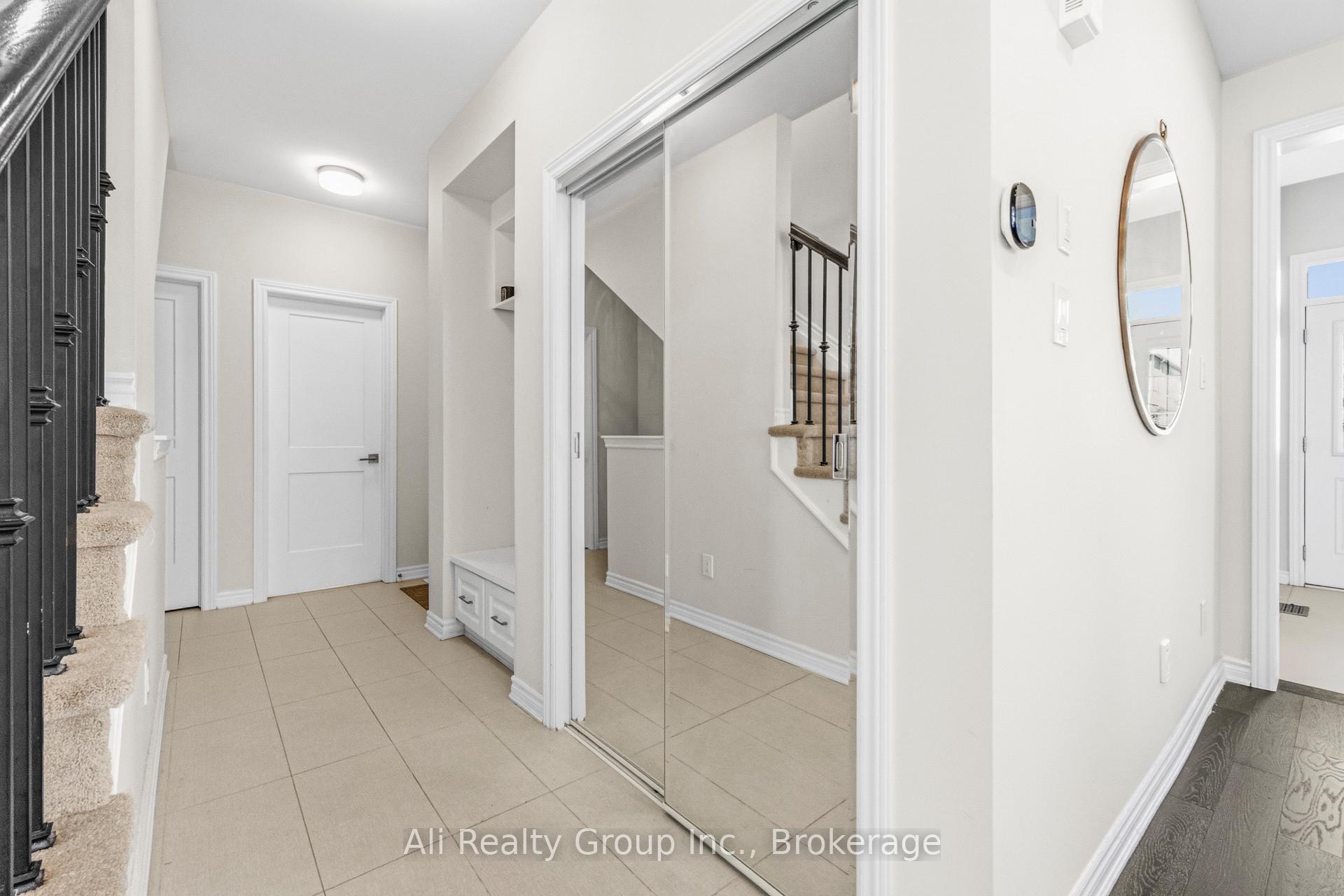 Photo 15 of 38 Mudminnow Crescent, Ottawa, Avalon West — HOMEH