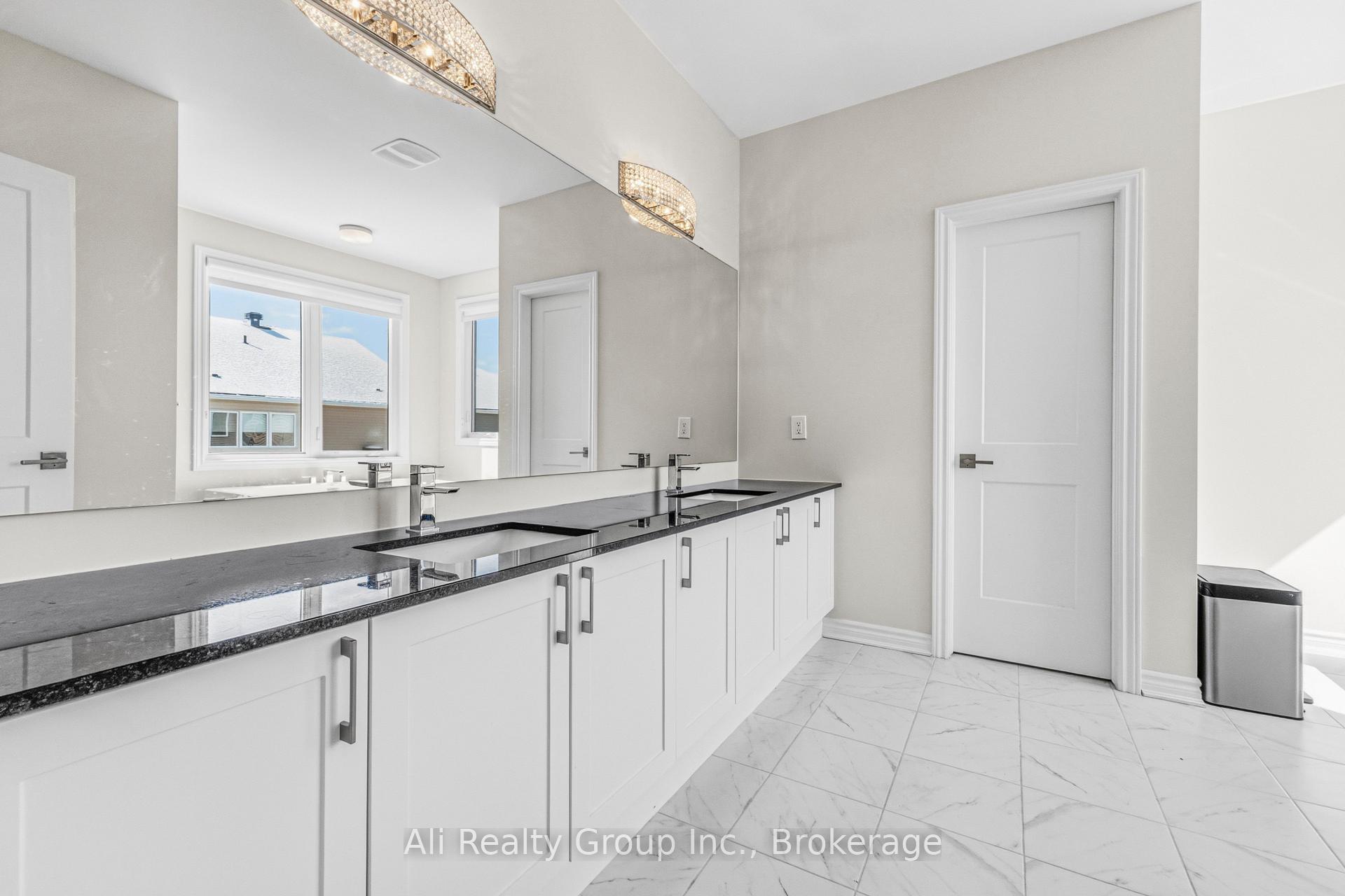 Photo 16 of 38 Mudminnow Crescent, Ottawa, Avalon West — HOMEH