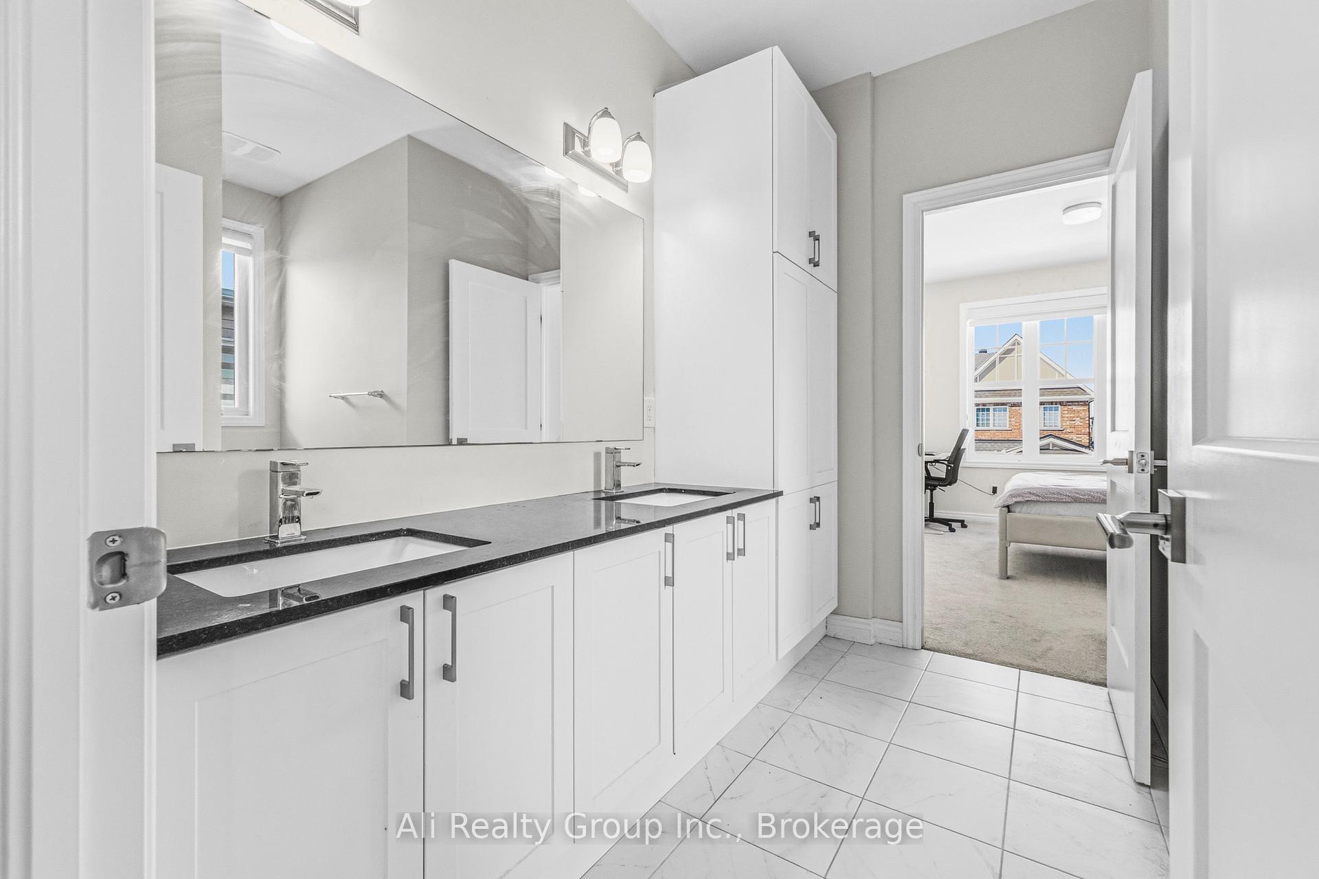 Photo 17 of 38 Mudminnow Crescent, Ottawa, Avalon West — HOMEH