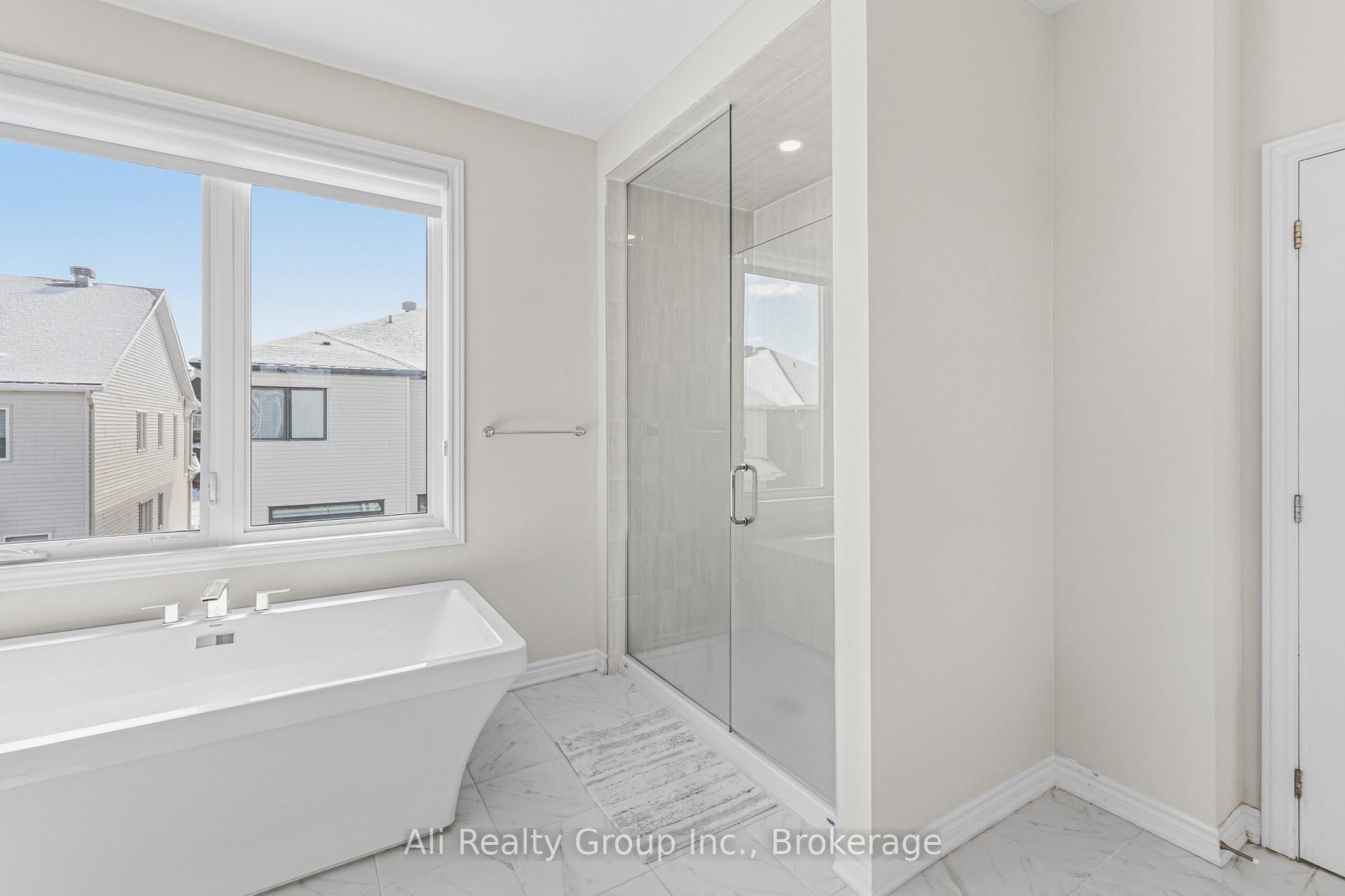Photo 20 of 38 Mudminnow Crescent, Ottawa, Avalon West — HOMEH