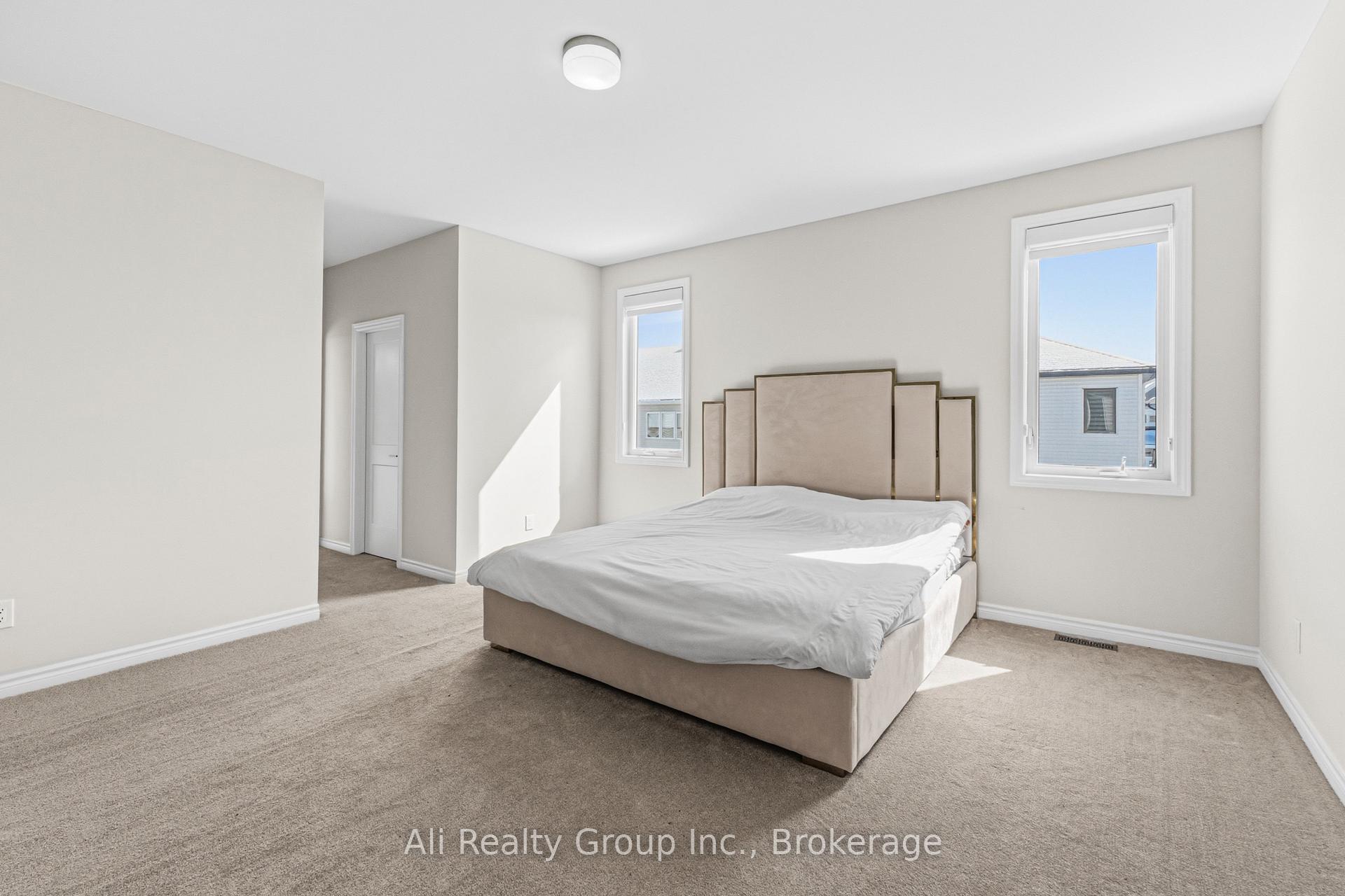 Photo 21 of 38 Mudminnow Crescent, Ottawa, Avalon West — HOMEH