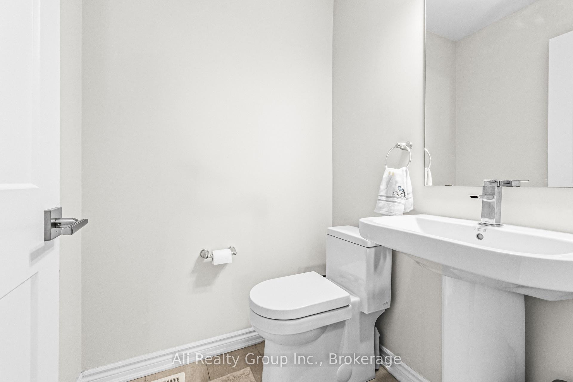 Photo 27 of 38 Mudminnow Crescent, Ottawa, Avalon West — HOMEH