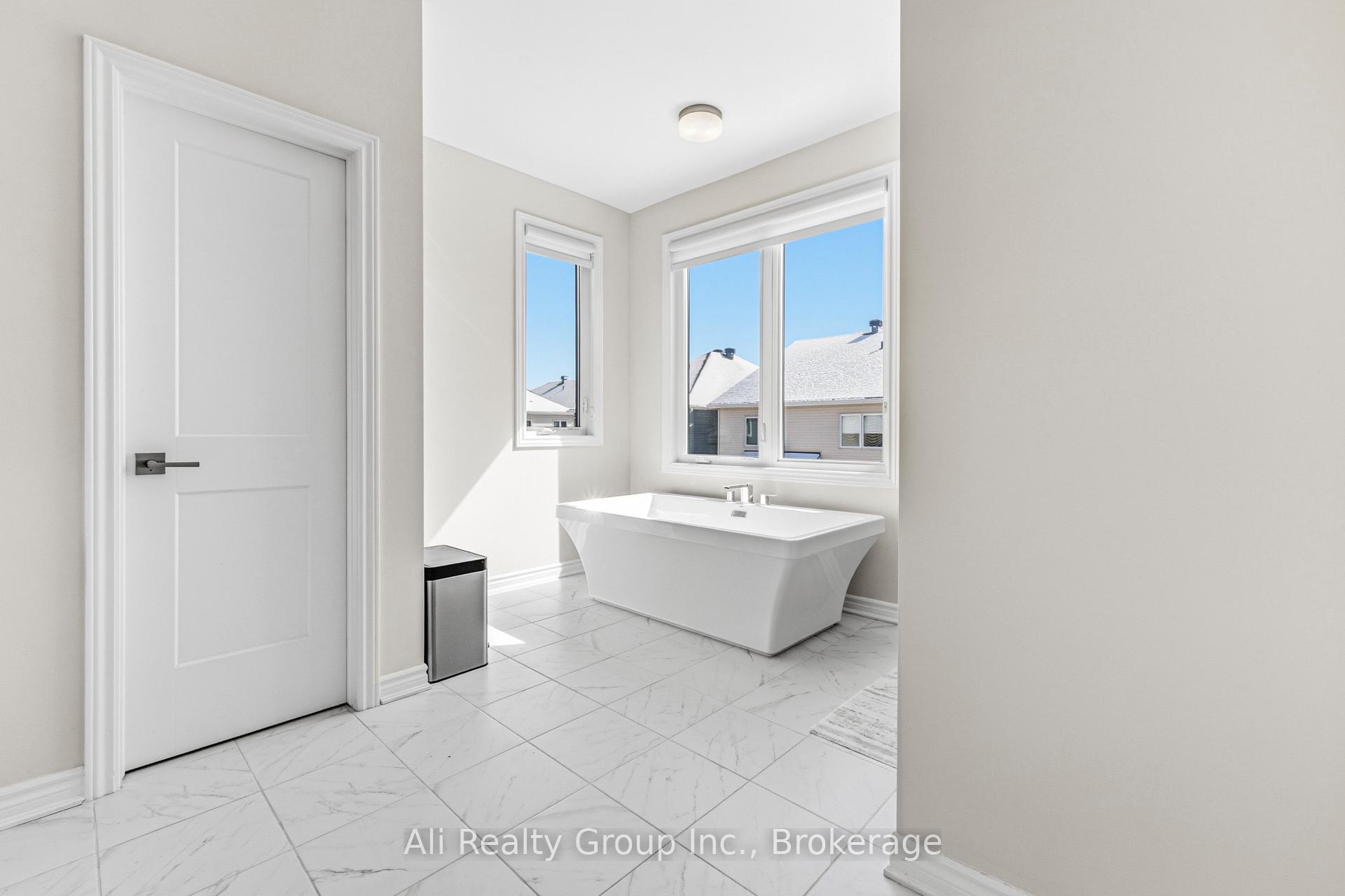 Photo 28 of 38 Mudminnow Crescent, Ottawa, Avalon West — HOMEH
