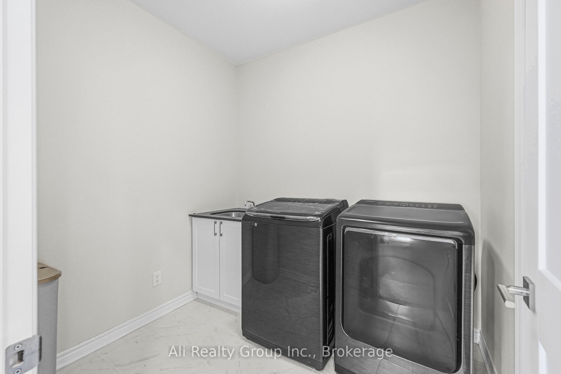 Photo 30 of 38 Mudminnow Crescent, Ottawa, Avalon West — HOMEH