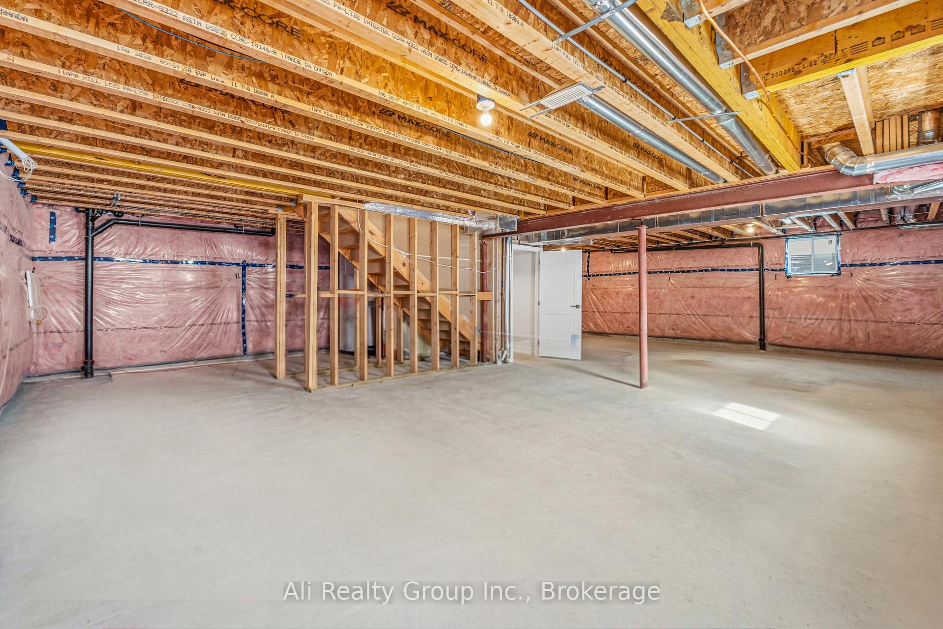Photo 35 of 38 Mudminnow Crescent, Ottawa, Avalon West — HOMEH