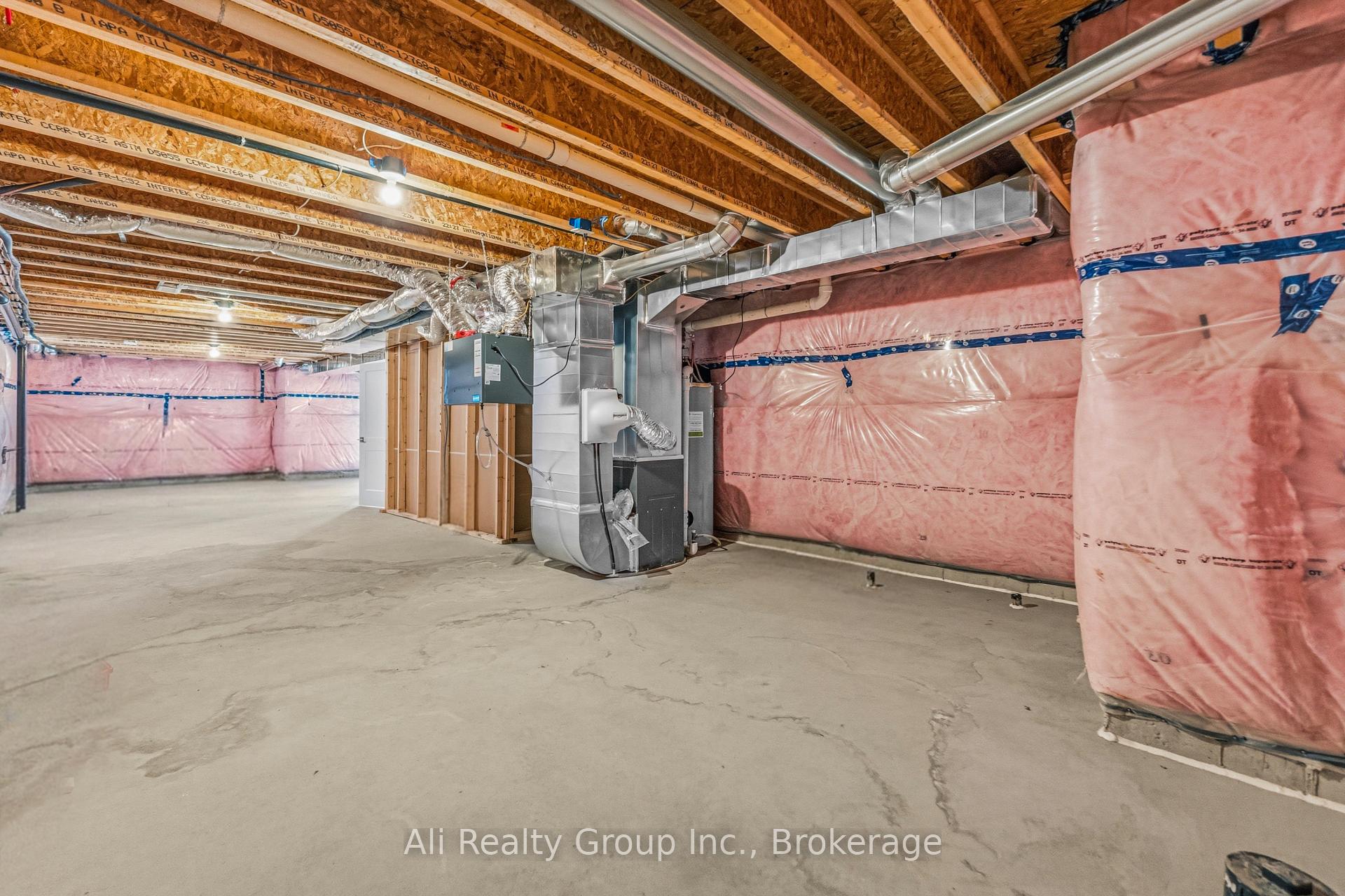 Photo 36 of 38 Mudminnow Crescent, Ottawa, Avalon West — HOMEH