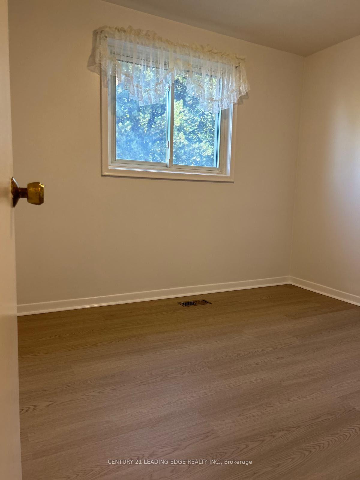Photo 13 of 136 Morningside Avenue, Scarborough, West Hill — HOMEH
