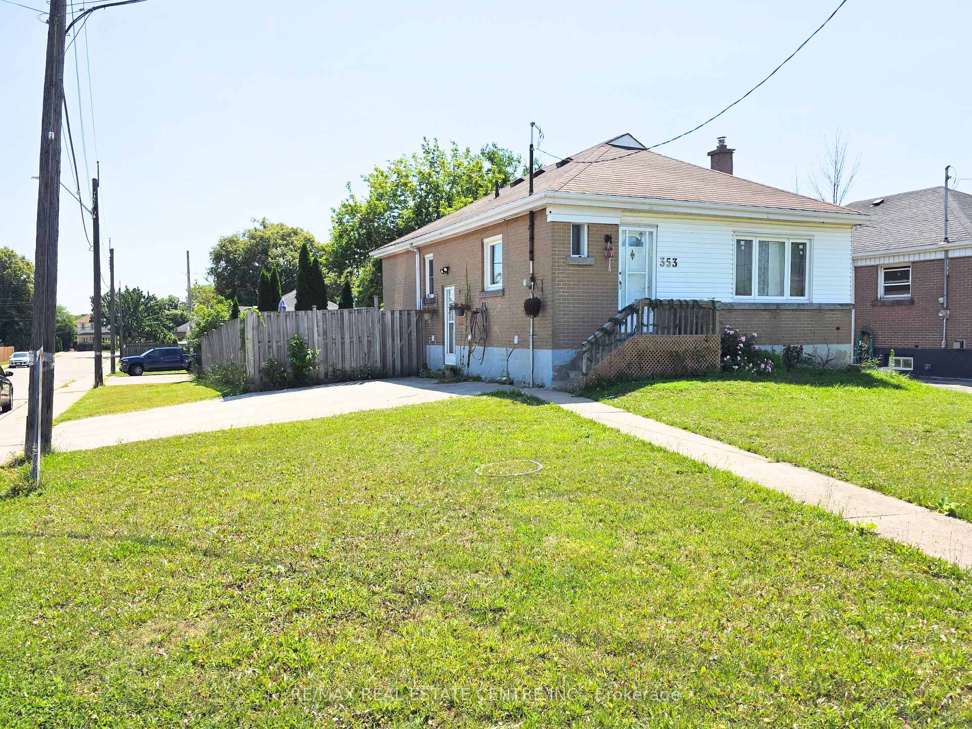 Photo 3 of 353 East 21st Street, Hamilton, Burkholme — HOMEH