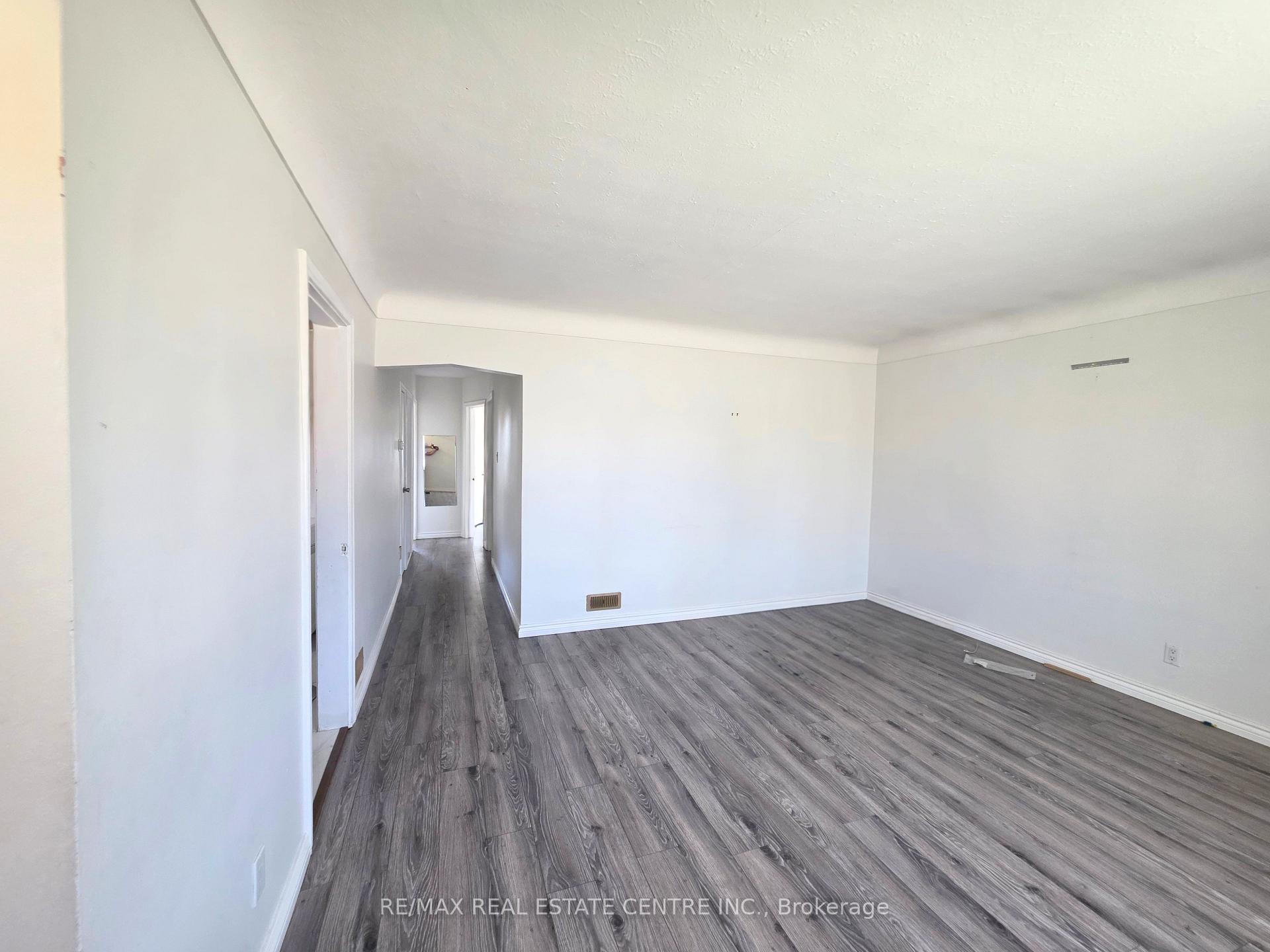 Photo 7 of 353 East 21st Street, Hamilton, Burkholme — HOMEH