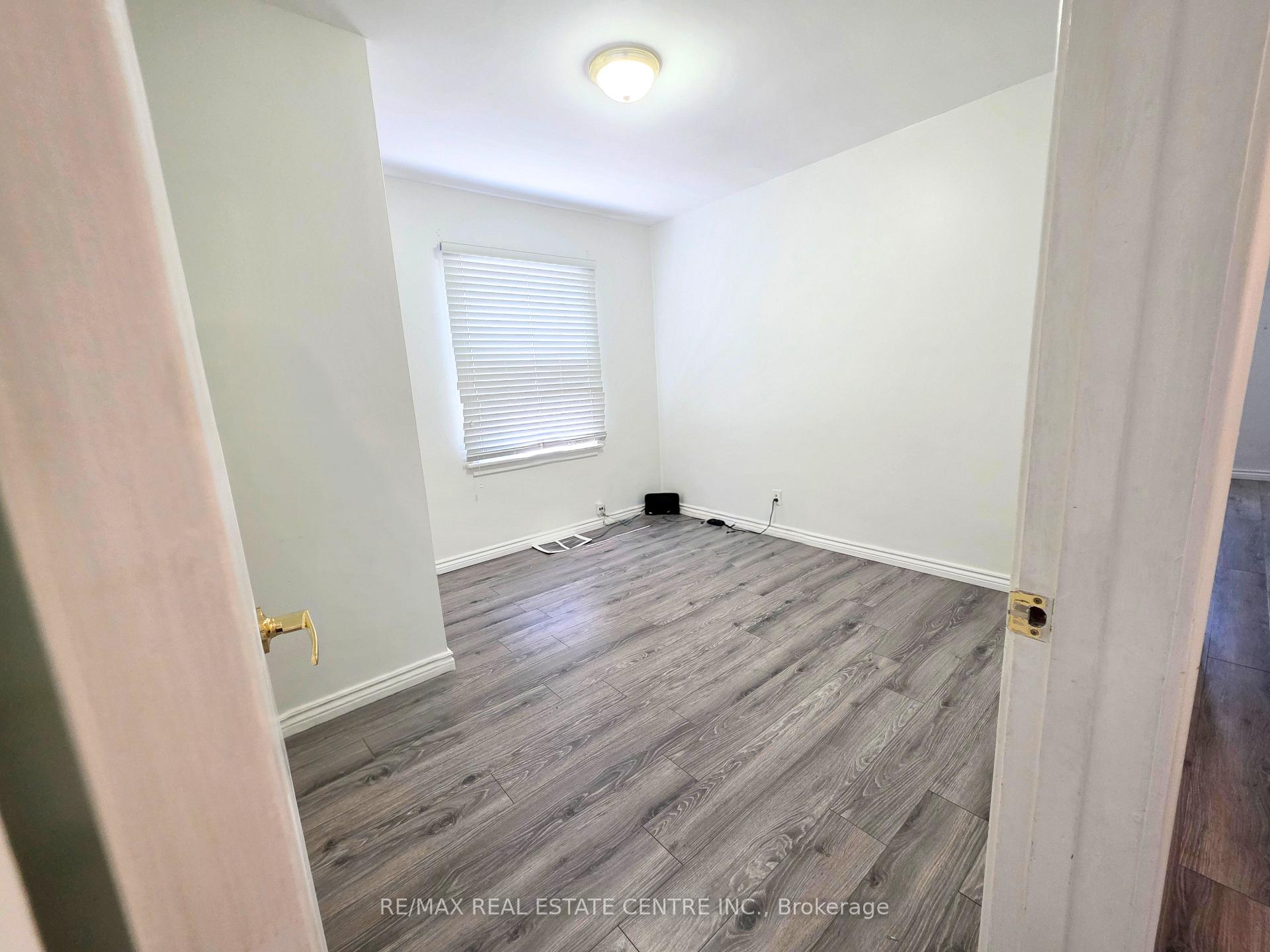 Photo 9 of 353 East 21st Street, Hamilton, Burkholme — HOMEH