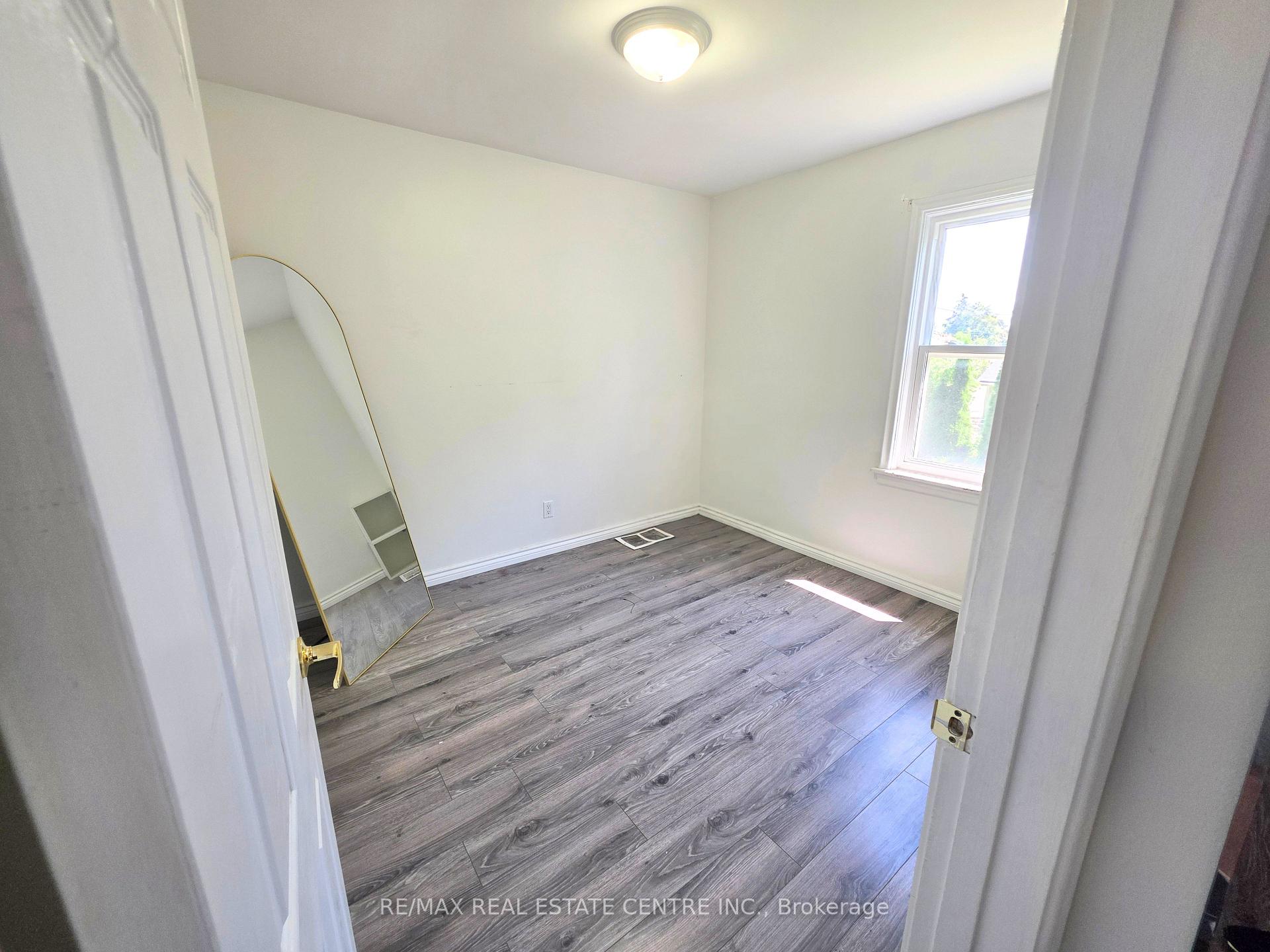 Photo 14 of 353 East 21st Street, Hamilton, Burkholme — HOMEH