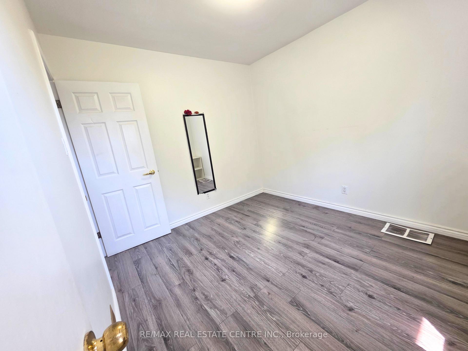 Photo 15 of 353 East 21st Street, Hamilton, Burkholme — HOMEH