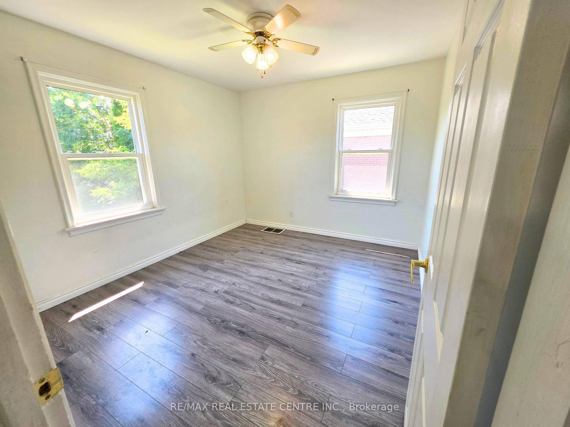 Photo 16 of 353 East 21st Street, Hamilton, Burkholme — HOMEH