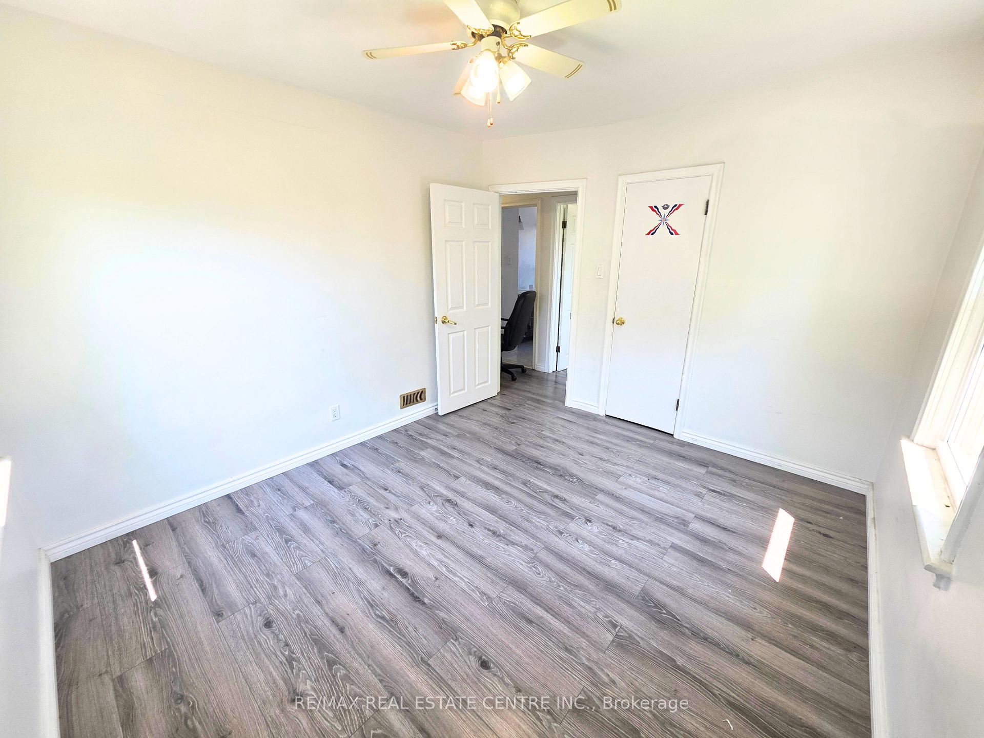 Photo 17 of 353 East 21st Street, Hamilton, Burkholme — HOMEH