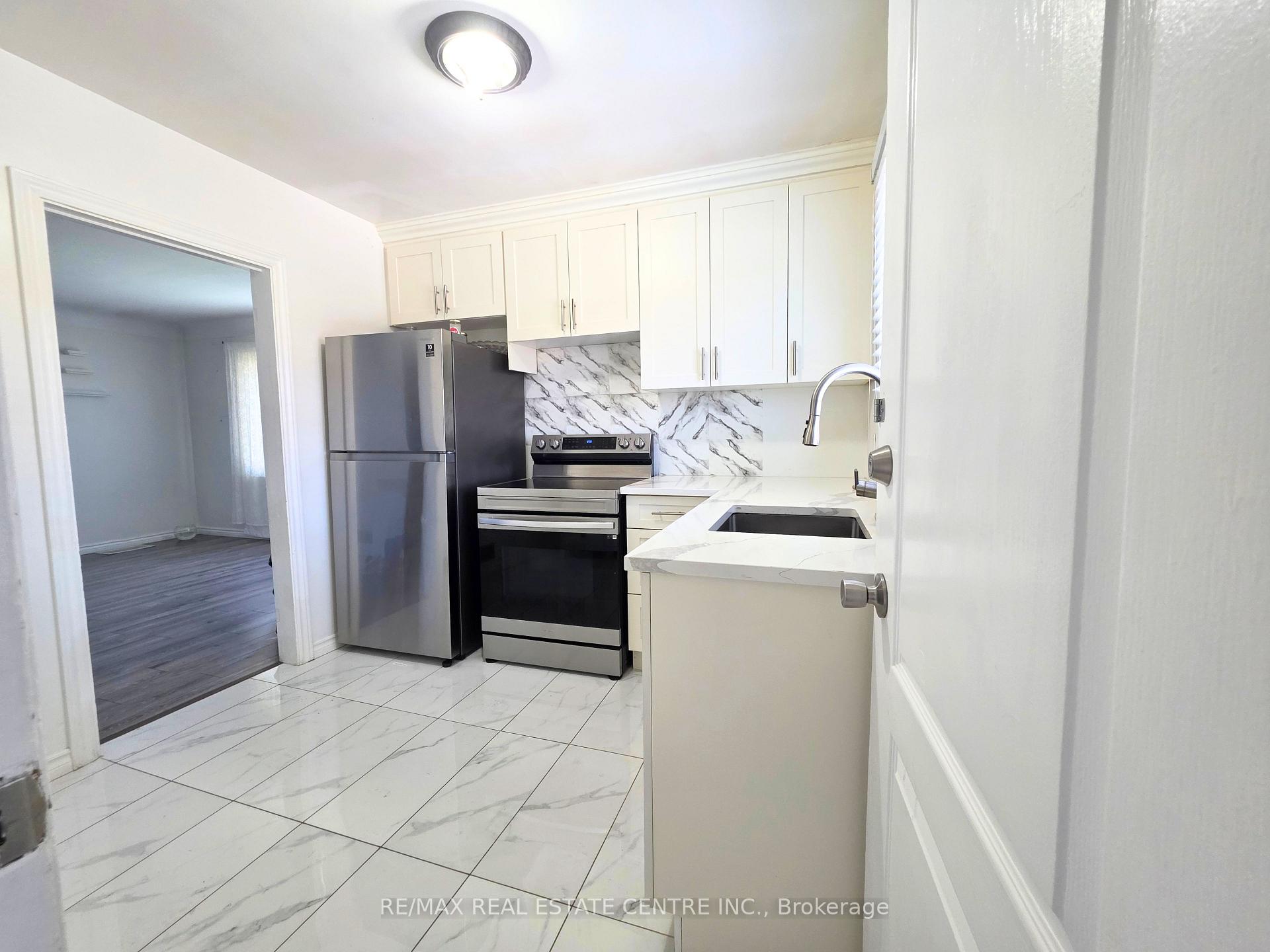 Photo 19 of 353 East 21st Street, Hamilton, Burkholme — HOMEH