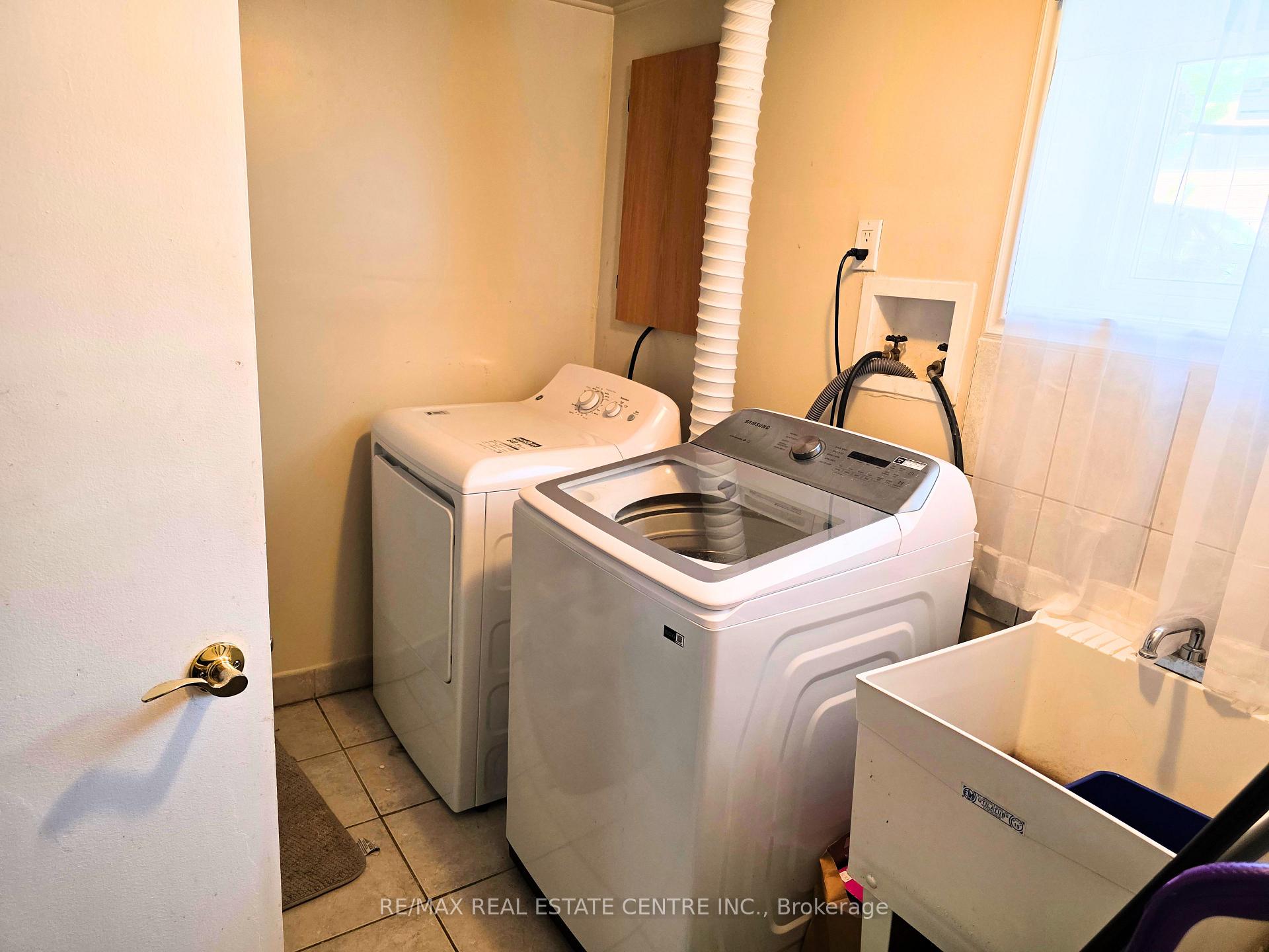 Photo 20 of 353 East 21st Street, Hamilton, Burkholme — HOMEH