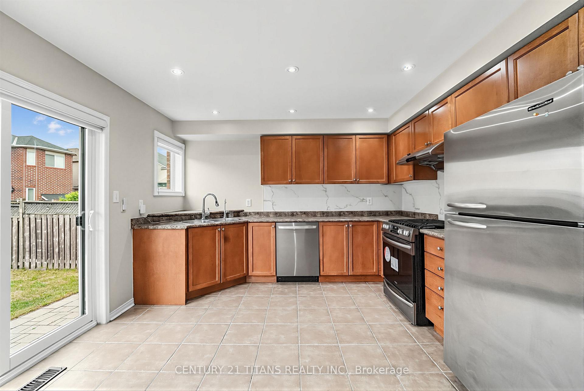 Photo 16 of 94 Greenhalf Drive, Ajax, South East — HOMEH