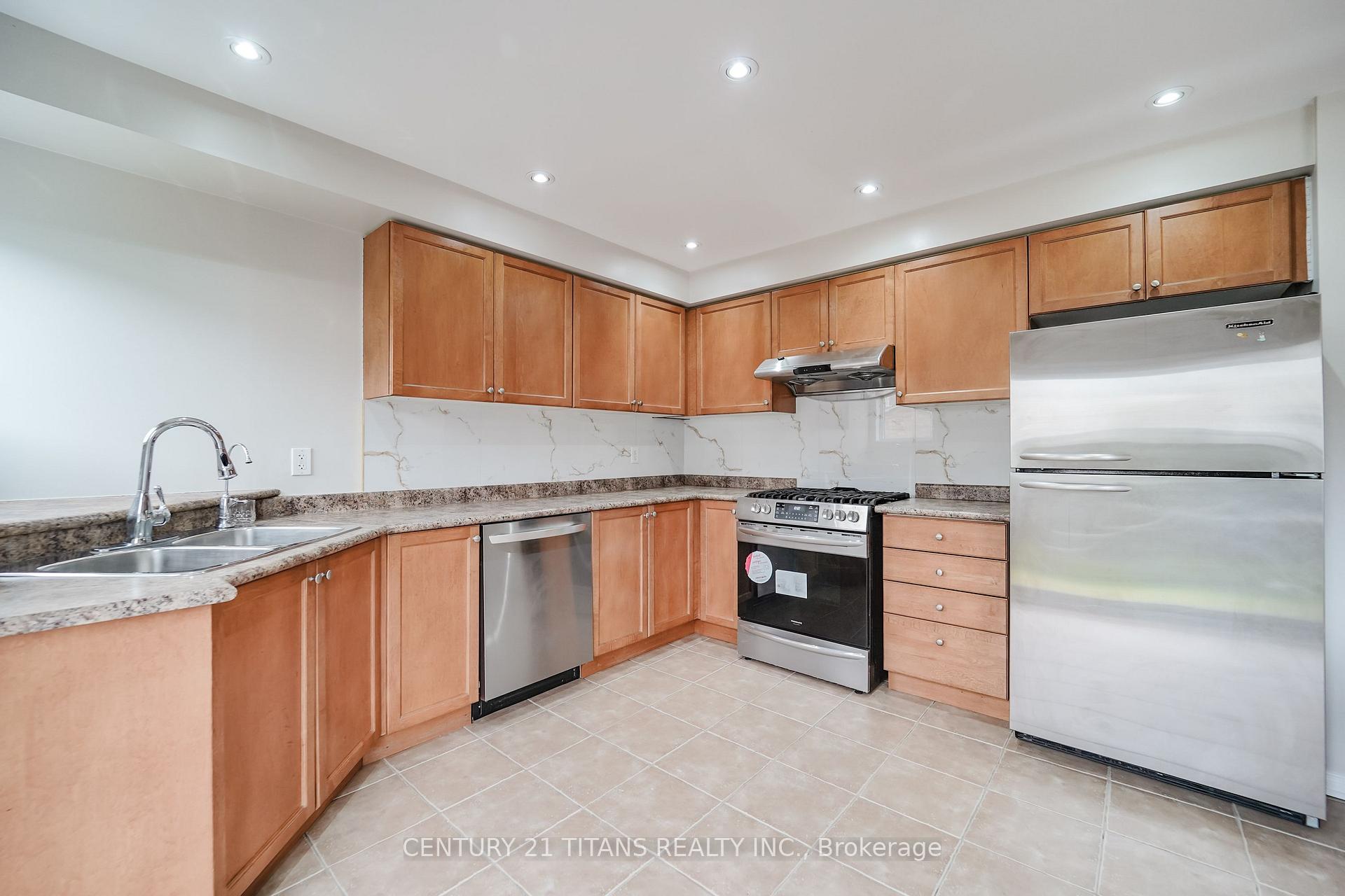 Photo 18 of 94 Greenhalf Drive, Ajax, South East — HOMEH