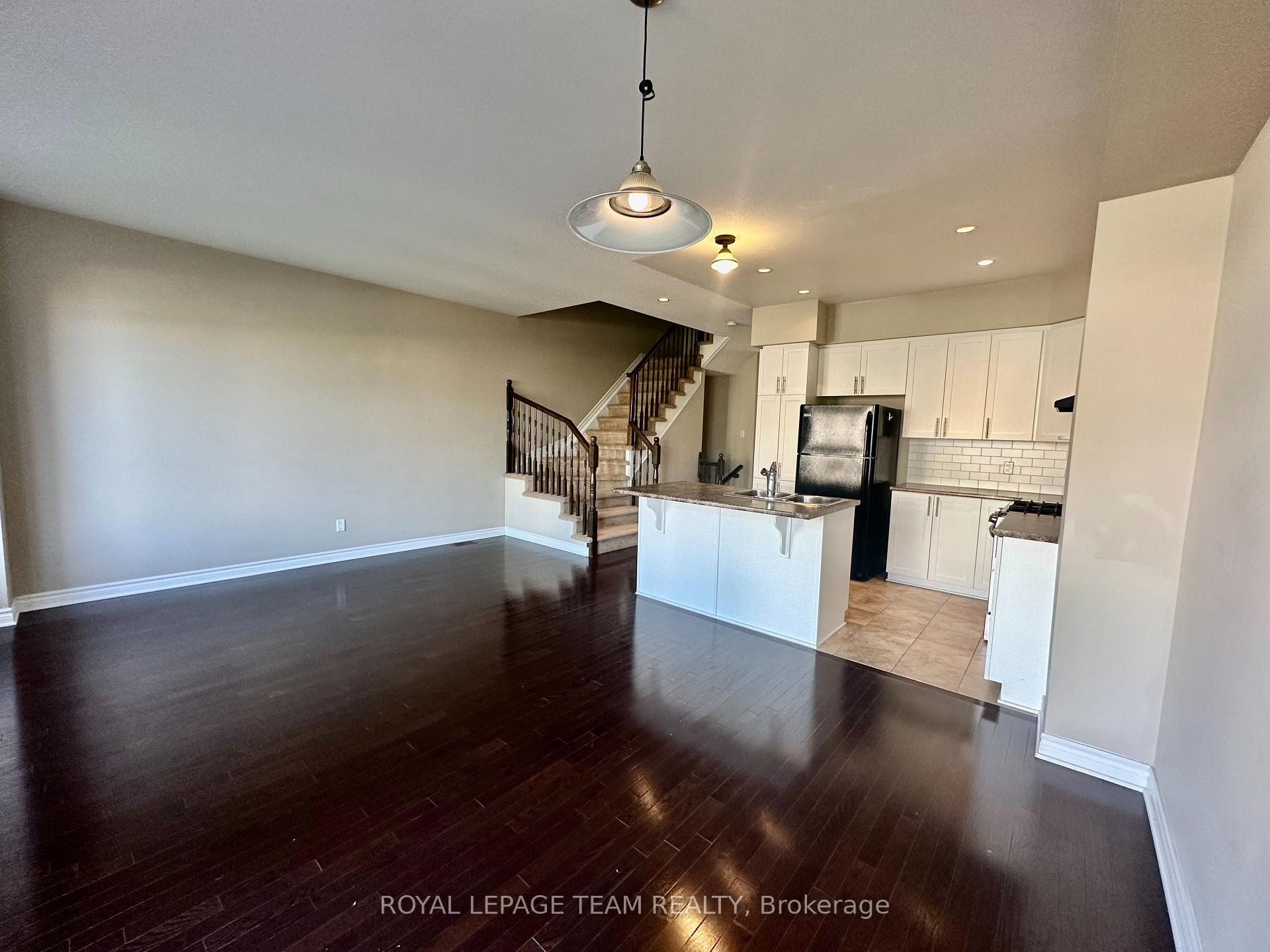 Photo 2 of 940 Cobble Hill Drive, Ottawa, Barrhaven - Cedargrove/Fraserdale — HOMEH