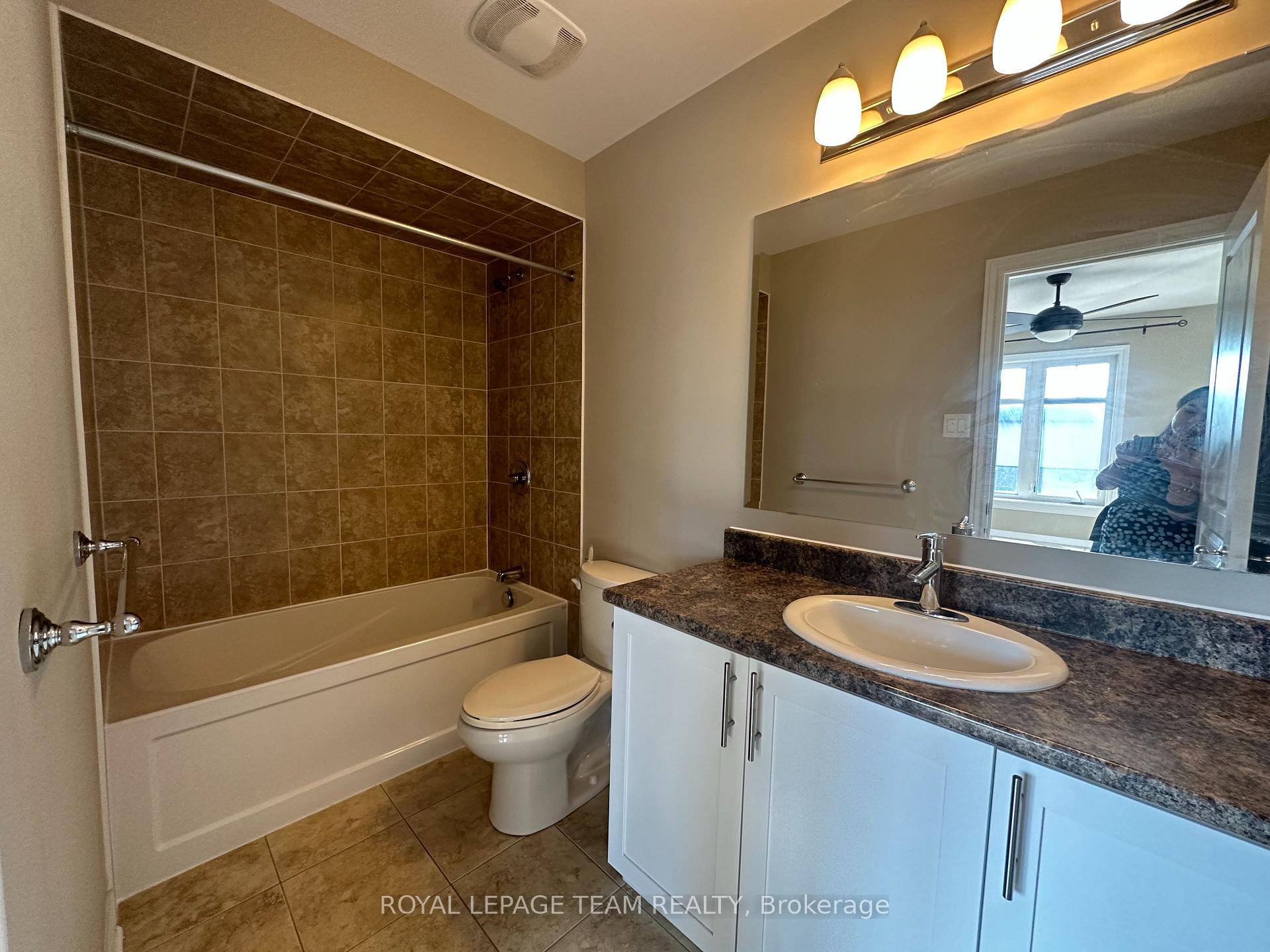 Photo 11 of 940 Cobble Hill Drive, Ottawa, Barrhaven - Cedargrove/Fraserdale — HOMEH