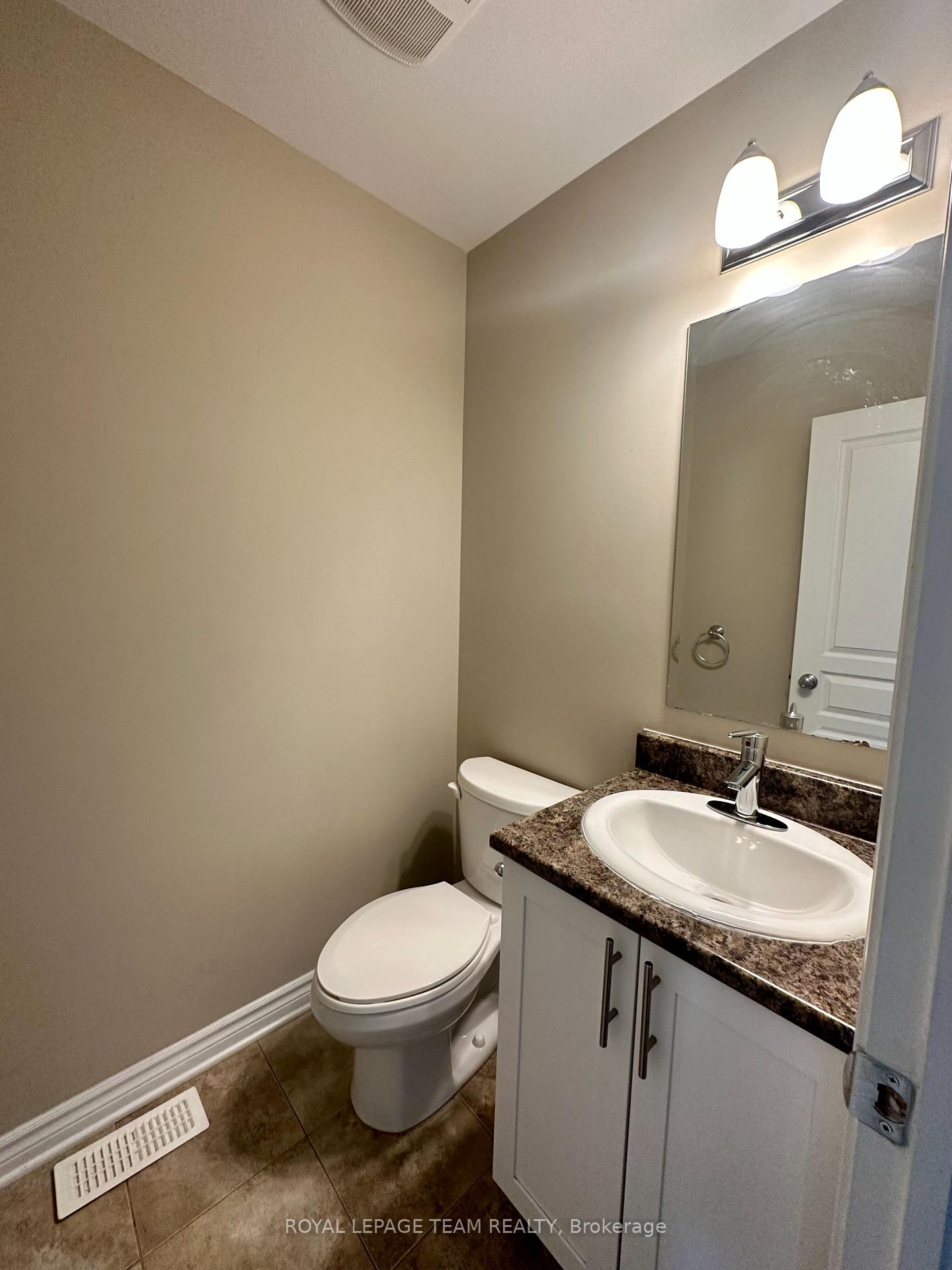 Photo 13 of 940 Cobble Hill Drive, Ottawa, Barrhaven - Cedargrove/Fraserdale — HOMEH