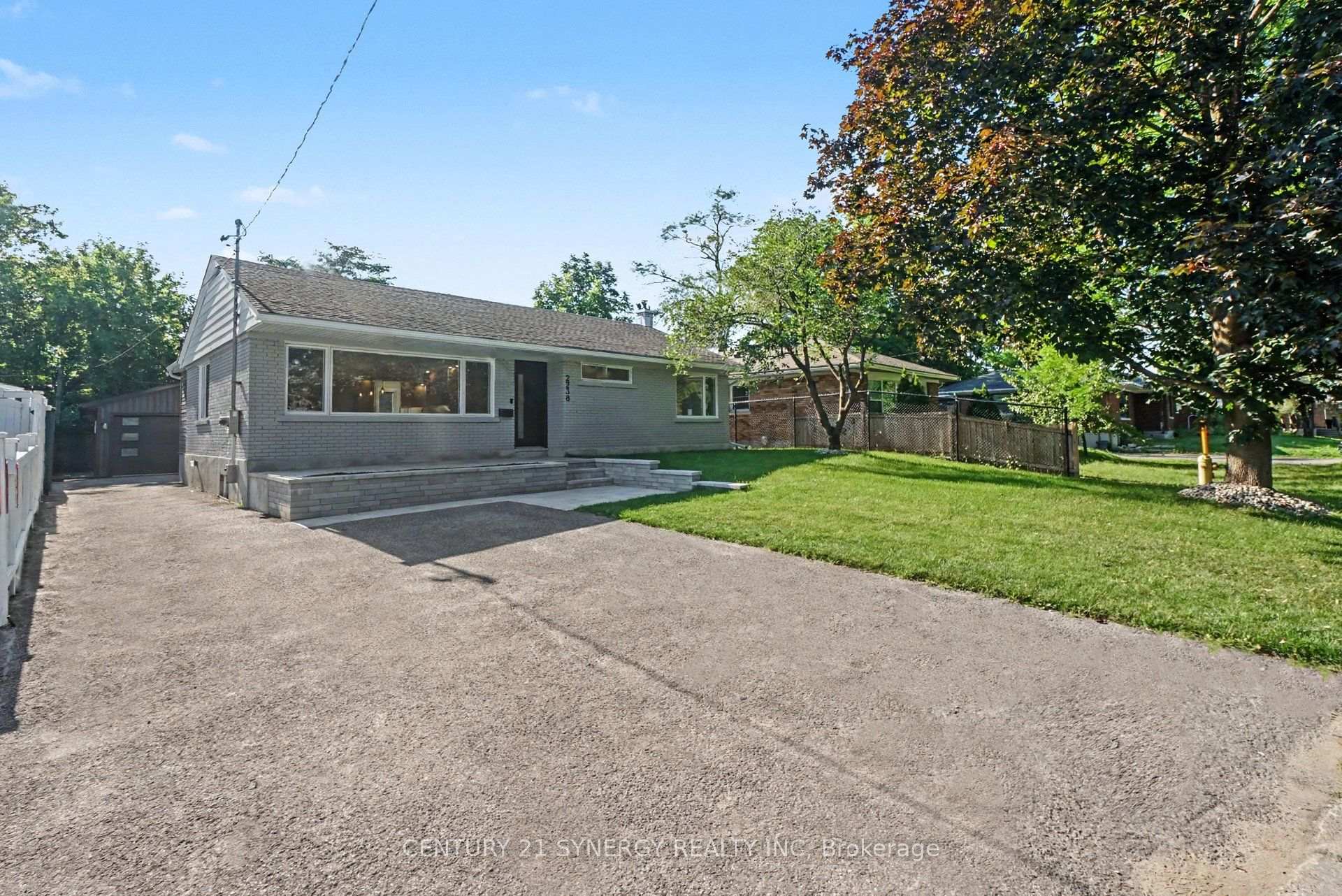 Photo 3 of 2238 Utah Street, Ottawa, Alta Vista — HOMEH