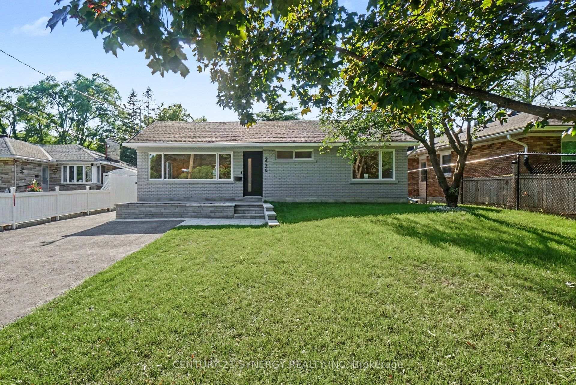Photo 4 of 2238 Utah Street, Ottawa, Alta Vista — HOMEH