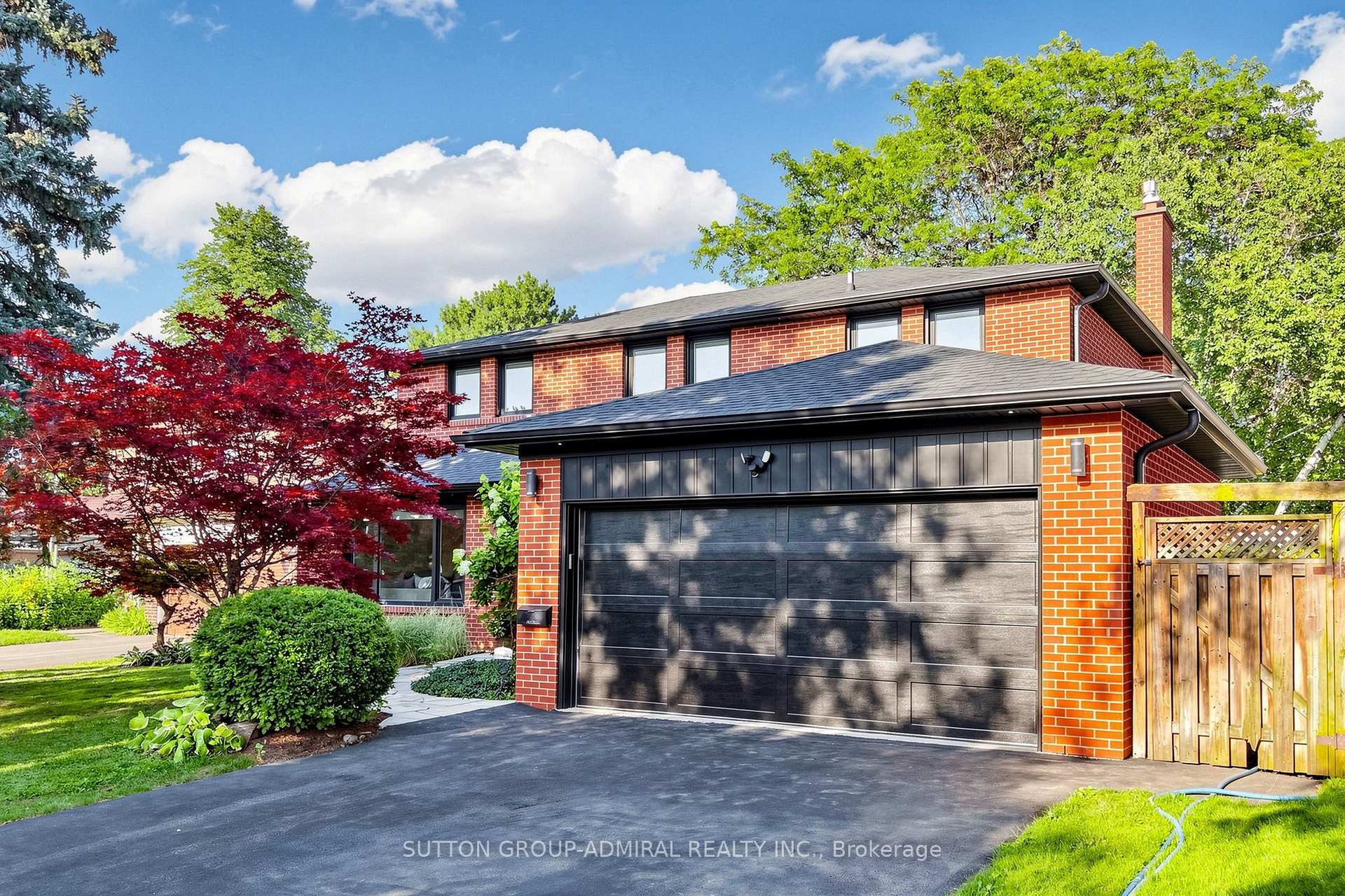 Photo 1 of 217 The Kingsway Trail, Etobicoke, Edenbridge-Humber Valley — HOMEH