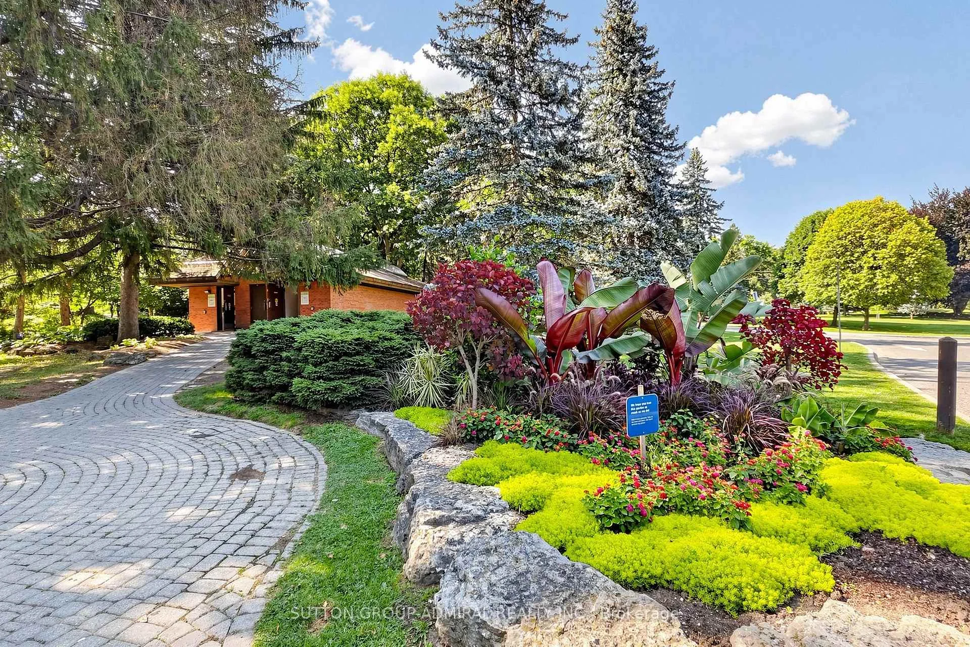 Photo 5 of 217 The Kingsway Trail, Etobicoke, Edenbridge-Humber Valley — HOMEH