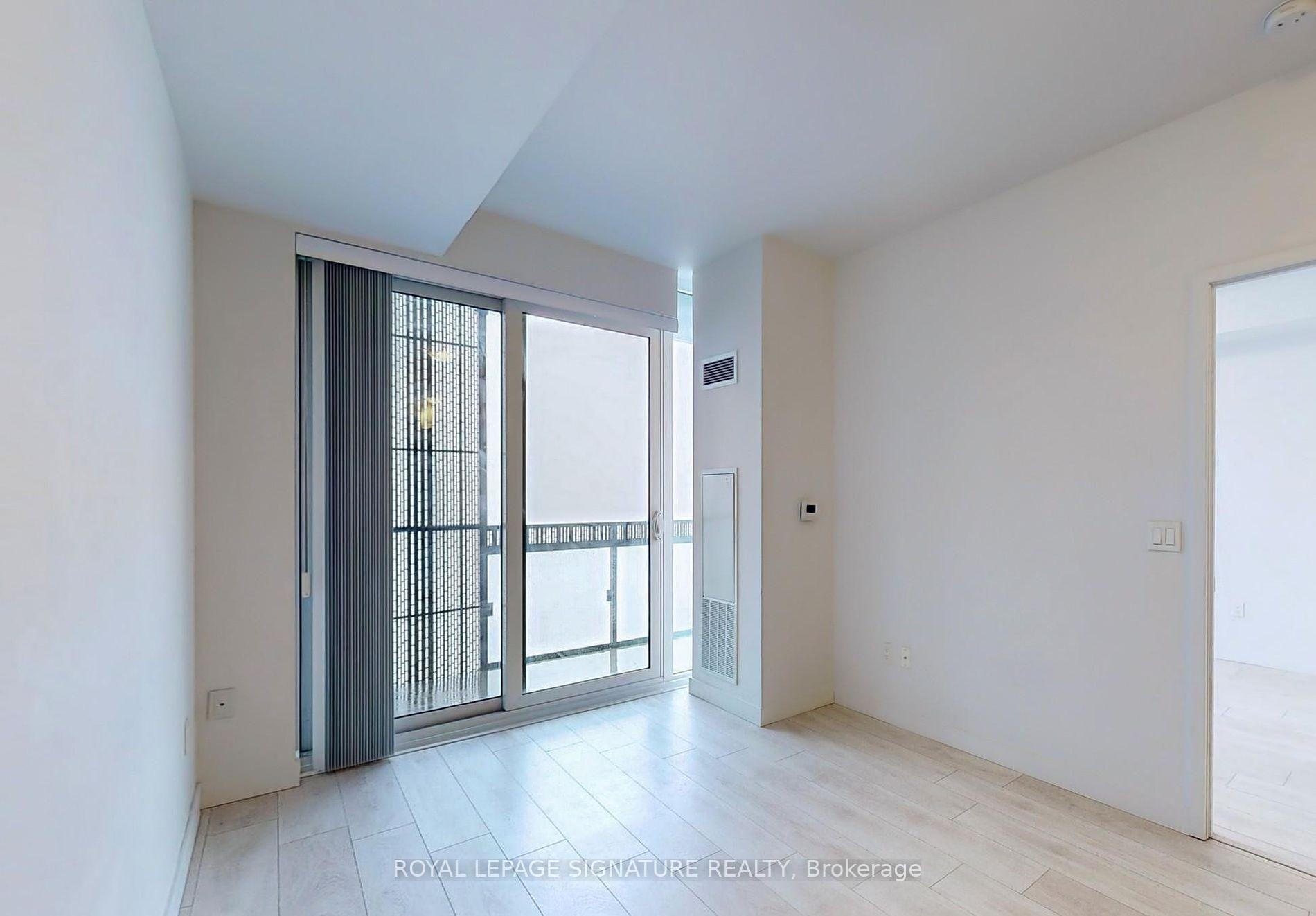 Photo 6 of Unit 3710, 8 Eglinton Avenue E, Toronto, Mount Pleasant West — HOMEH
