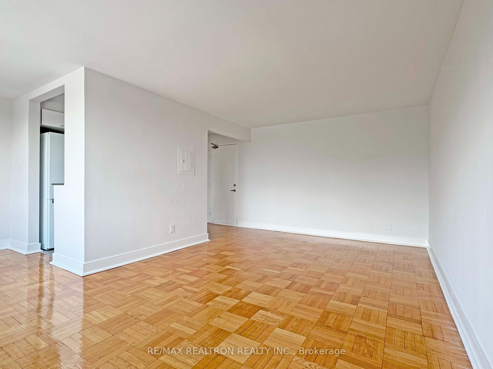 Photo 4 of Unit 308, 1545 Bathurst Street, Toronto, Forest Hill South — HOMEH