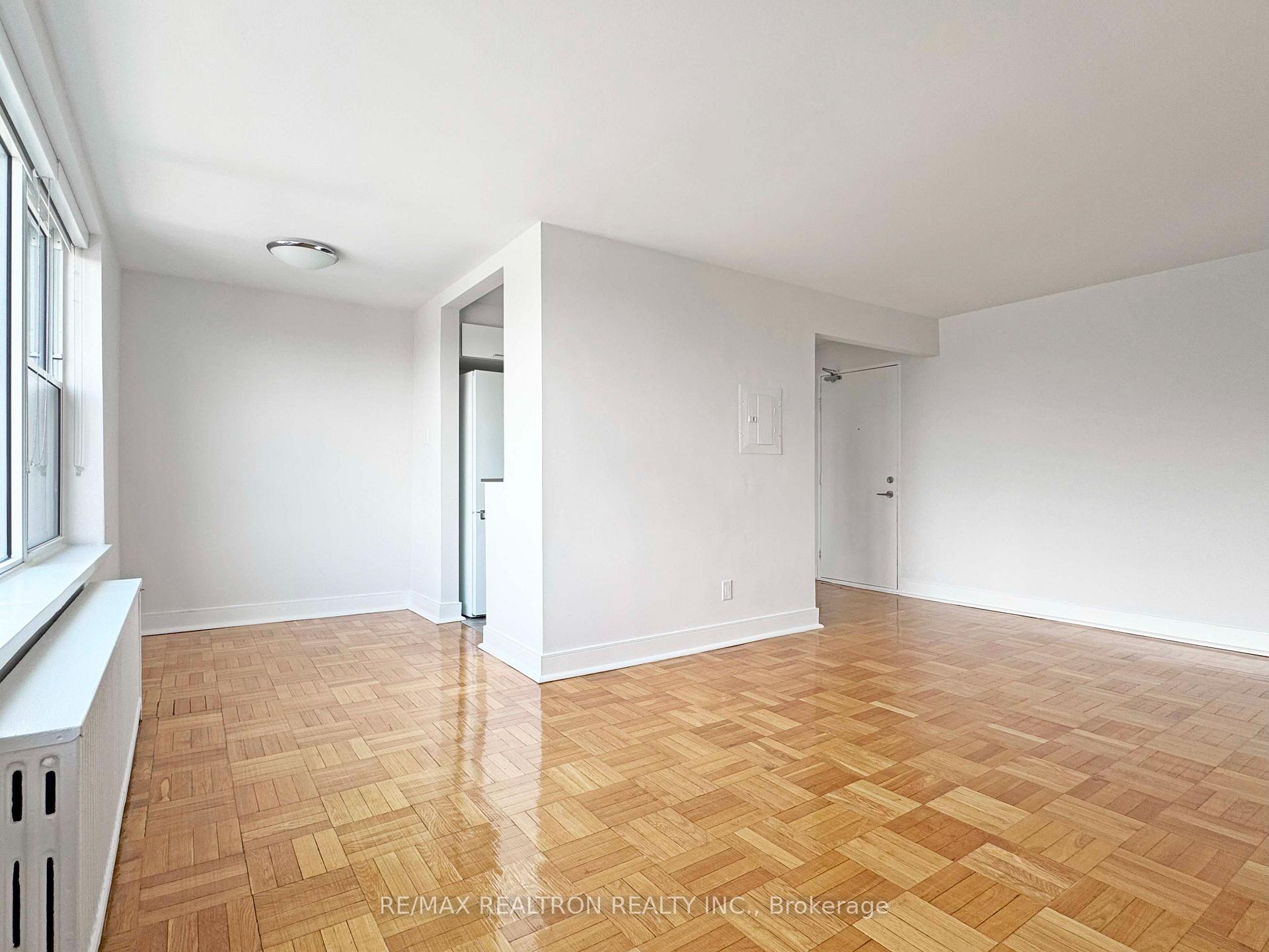 Photo 6 of Unit 308, 1545 Bathurst Street, Toronto, Forest Hill South — HOMEH