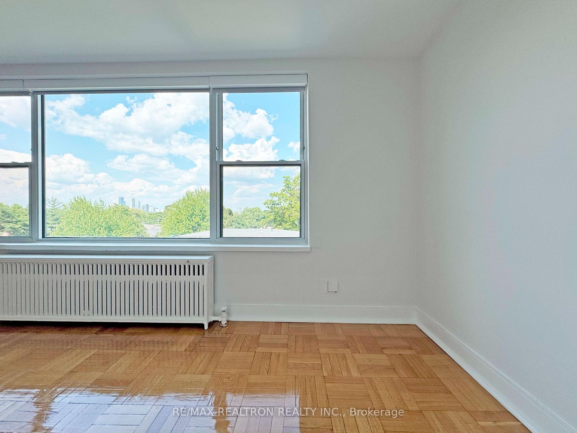 Photo 10 of Unit 308, 1545 Bathurst Street, Toronto, Forest Hill South — HOMEH