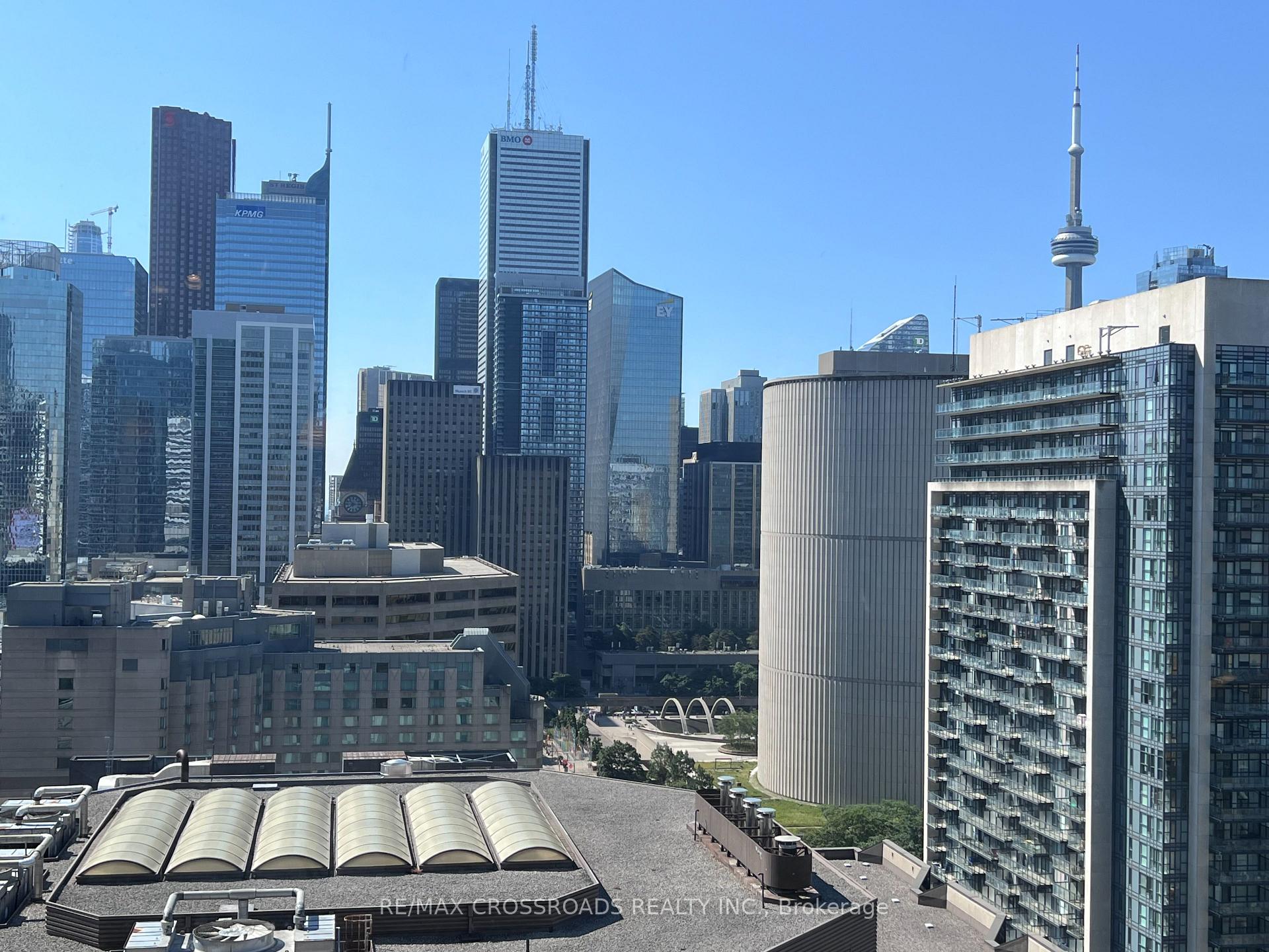 Photo 4 of Unit Ph12, 633 Bay Street, Toronto, Bay Street Corridor — HOMEH