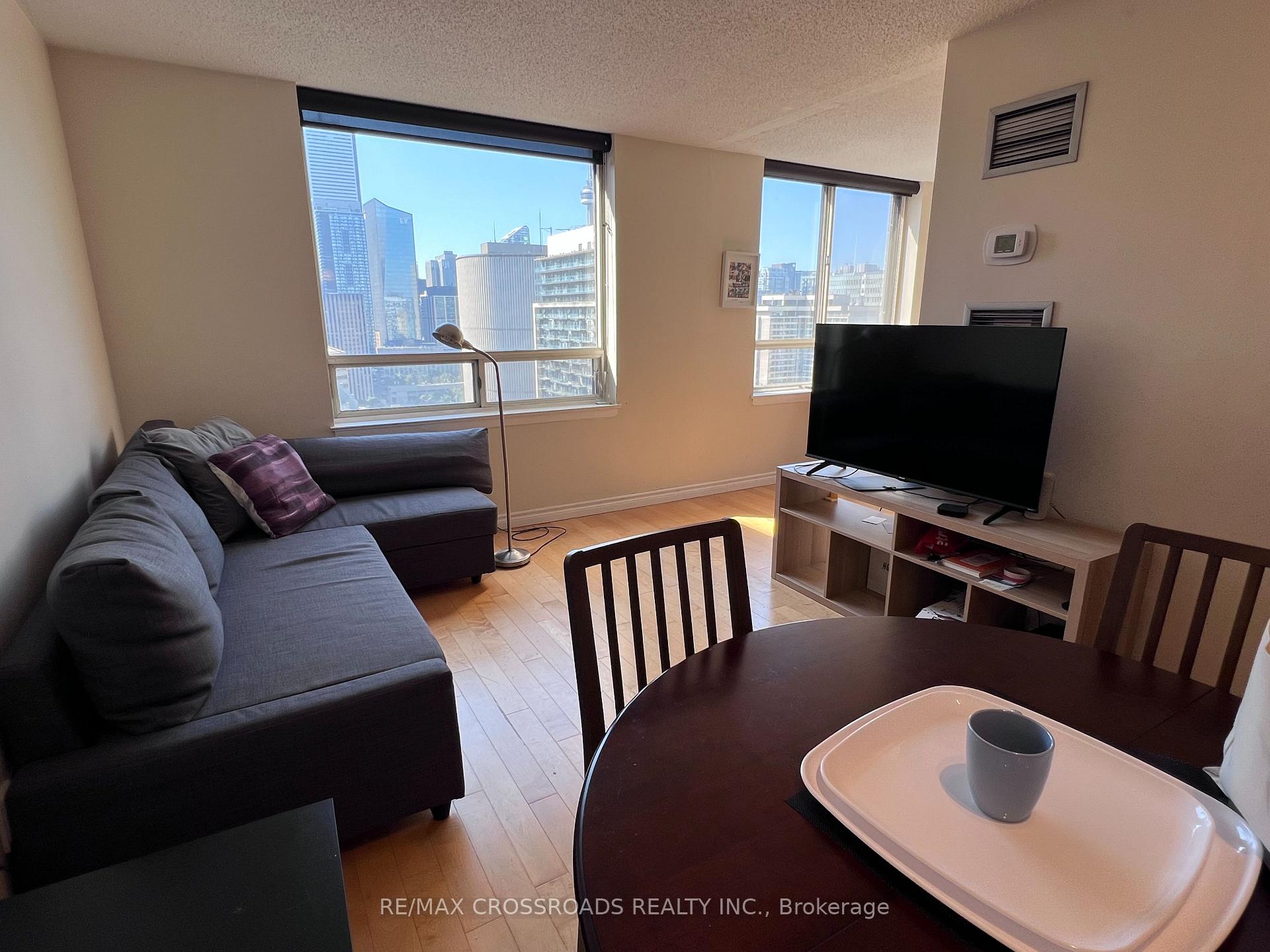 Photo 13 of Unit Ph12, 633 Bay Street, Toronto, Bay Street Corridor — HOMEH