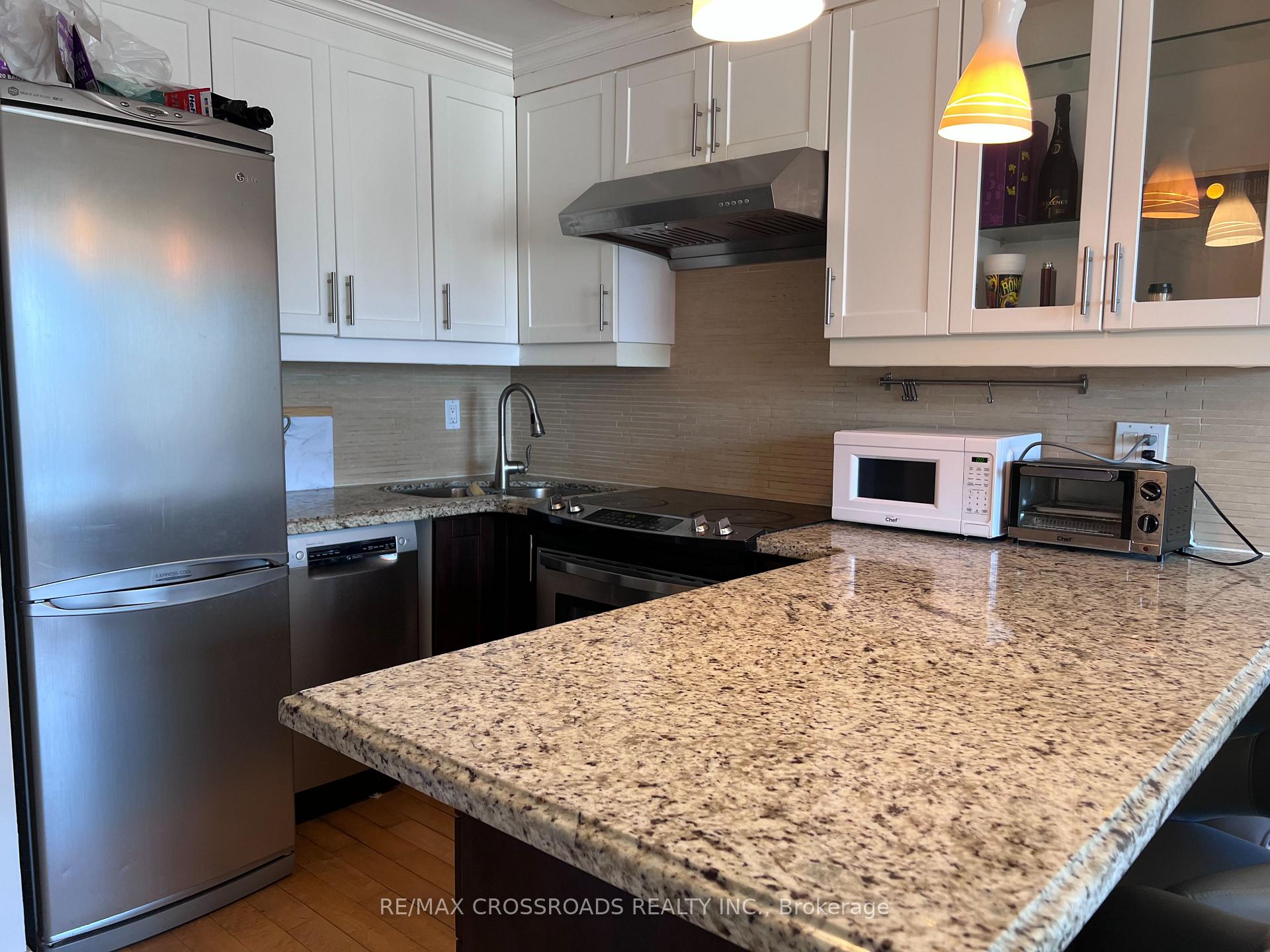 Photo 15 of Unit Ph12, 633 Bay Street, Toronto, Bay Street Corridor — HOMEH