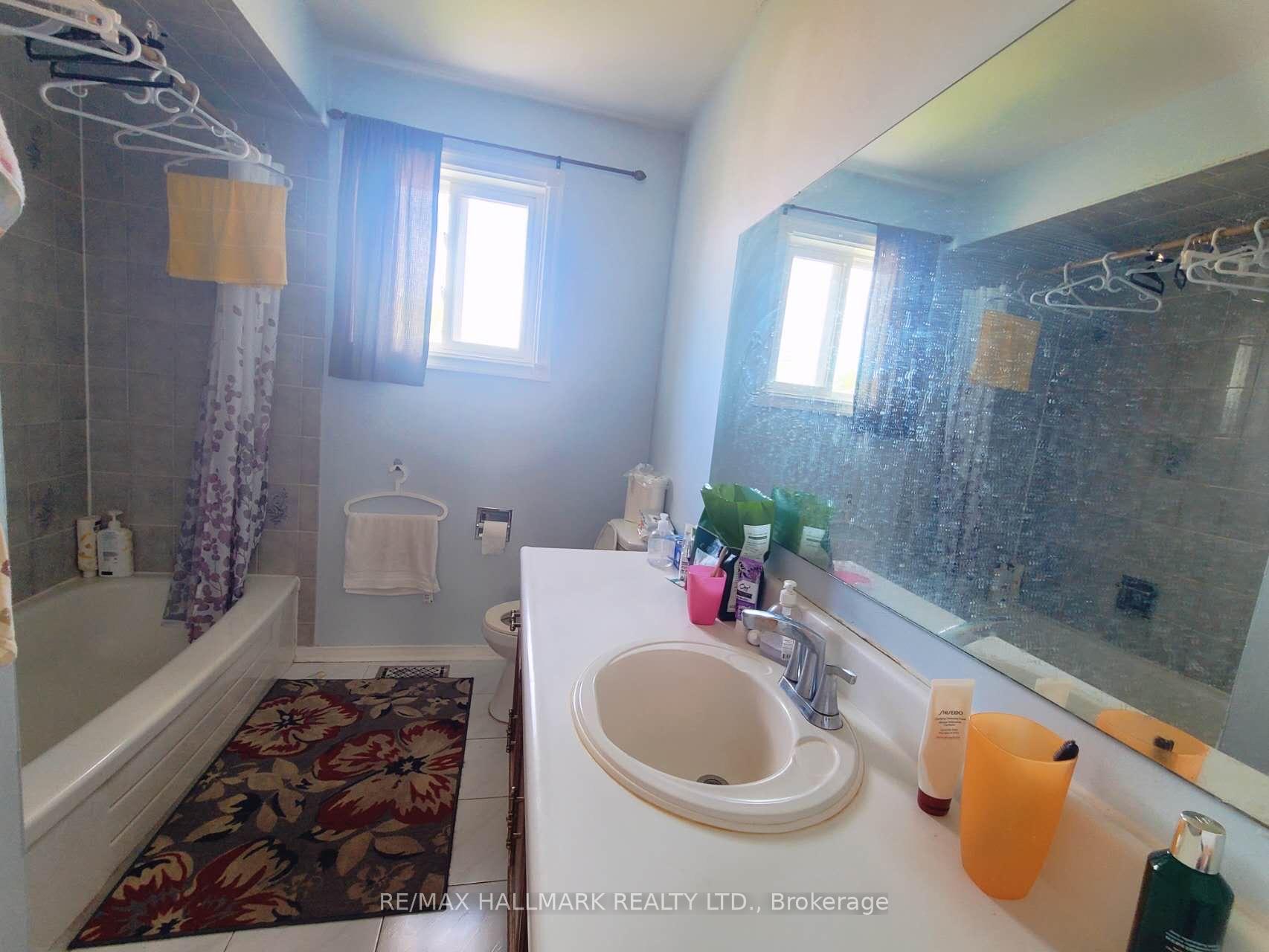Photo 4 of 63 Cairns Drive, Markham, Raymerville — HOMEH