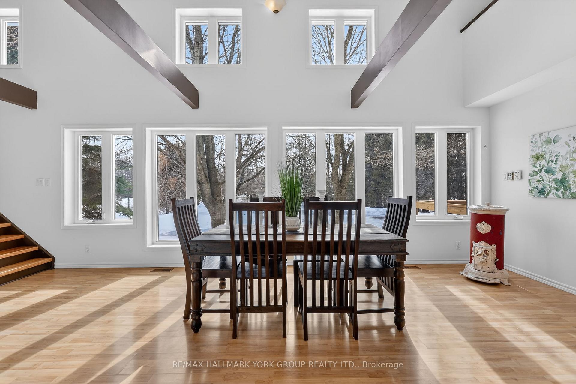 Photo 3 of 5768 Smith Boulevard, Georgina, Baldwin — HOMEH
