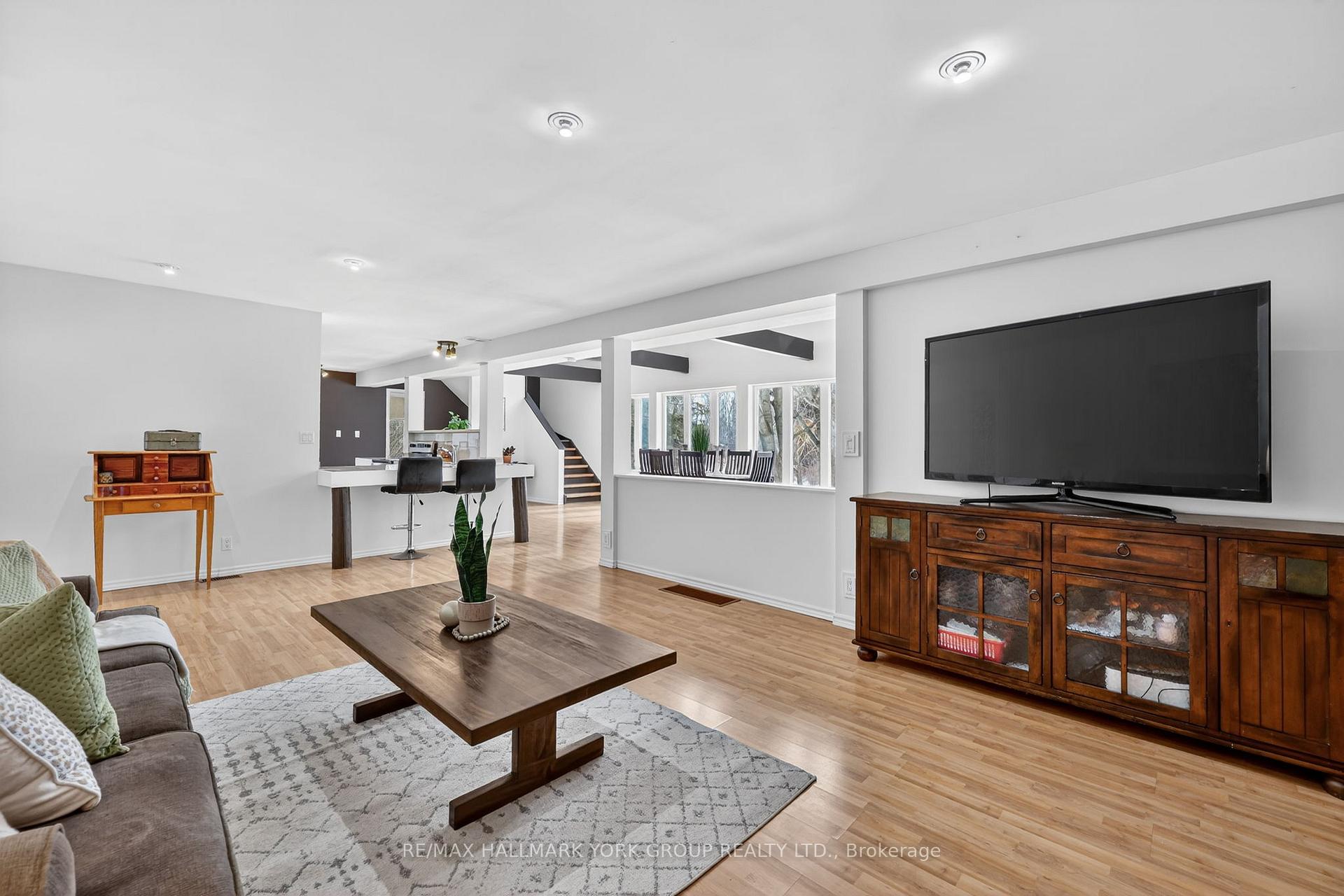 Photo 5 of 5768 Smith Boulevard, Georgina, Baldwin — HOMEH