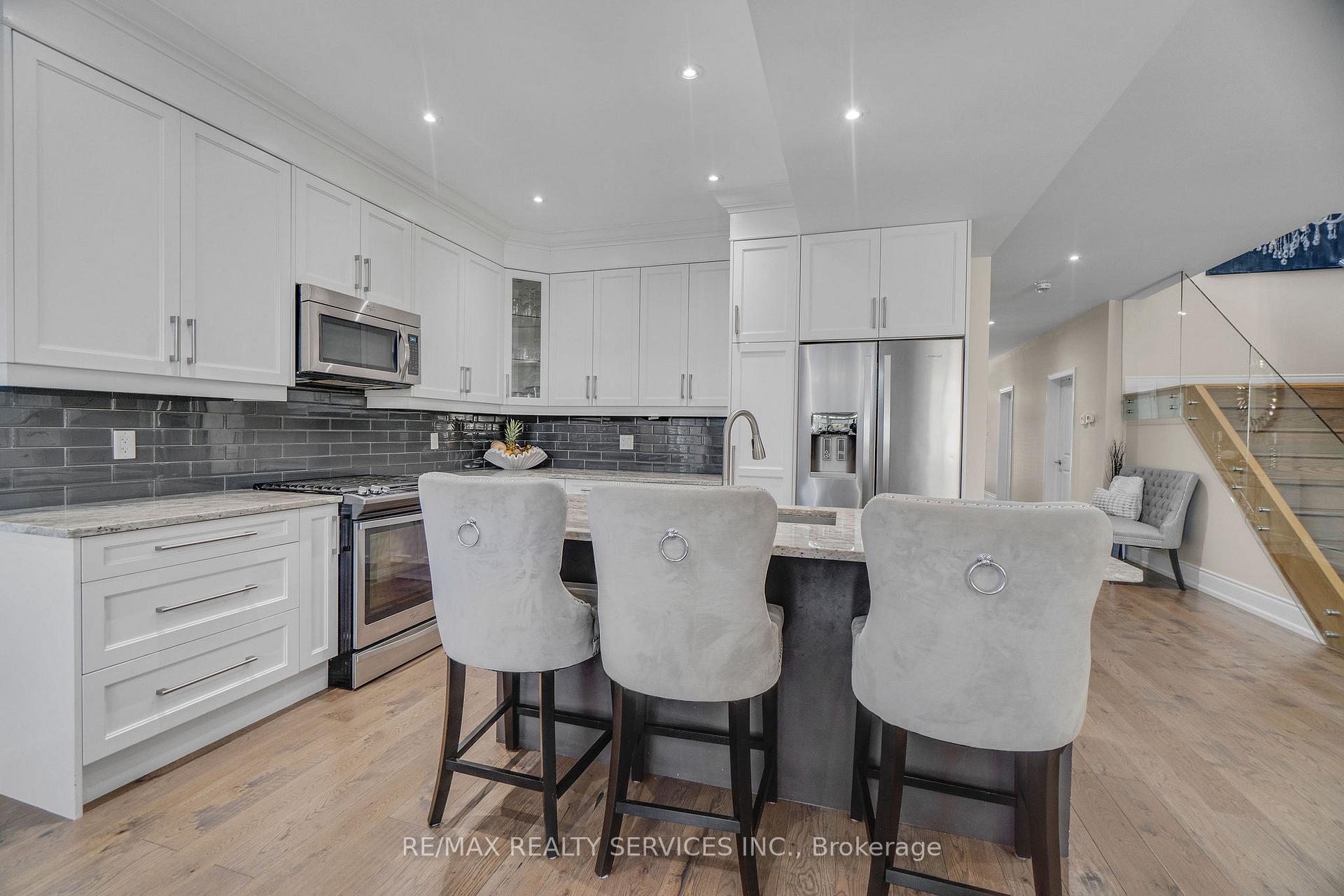Photo 11 of 958 Beach Boulevard, Hamilton, Hamilton Beach — HOMEH
