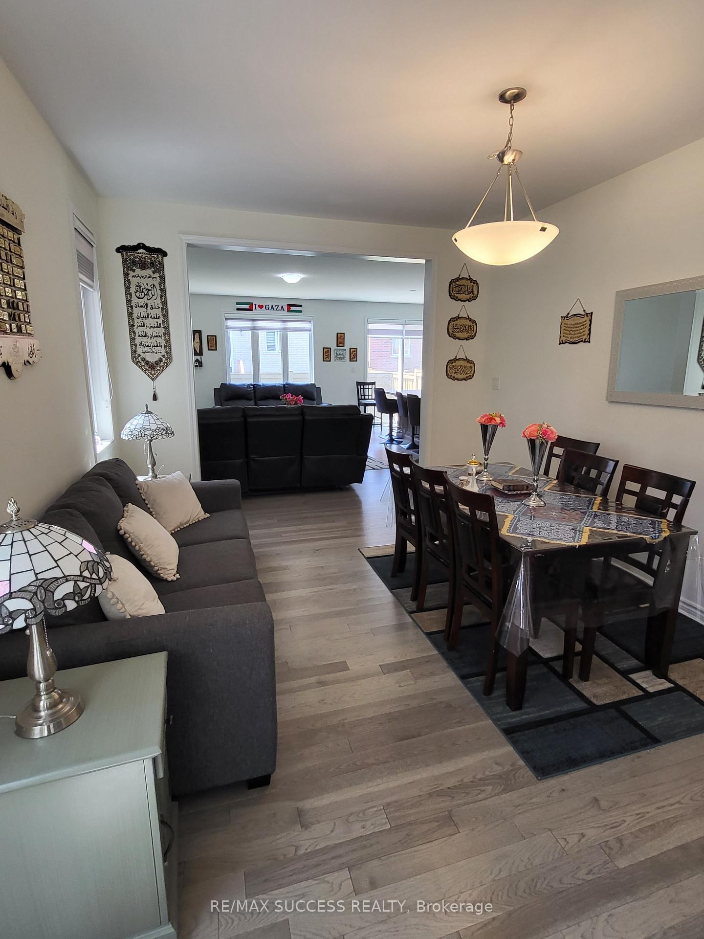 Photo 5 of 725 Kennedy Circle W, Milton, Cobban — HOMEH