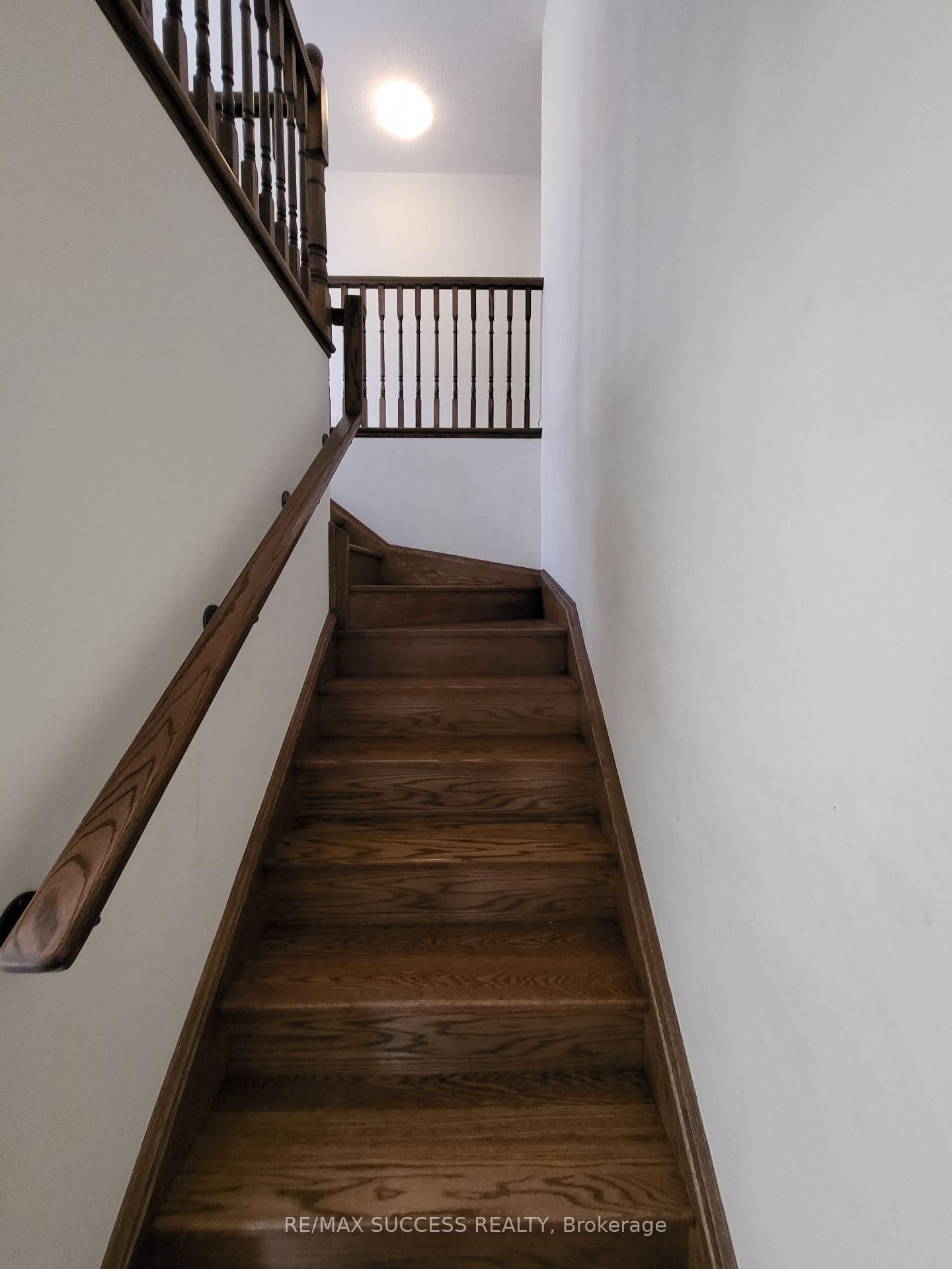 Photo 8 of 725 Kennedy Circle W, Milton, Cobban — HOMEH