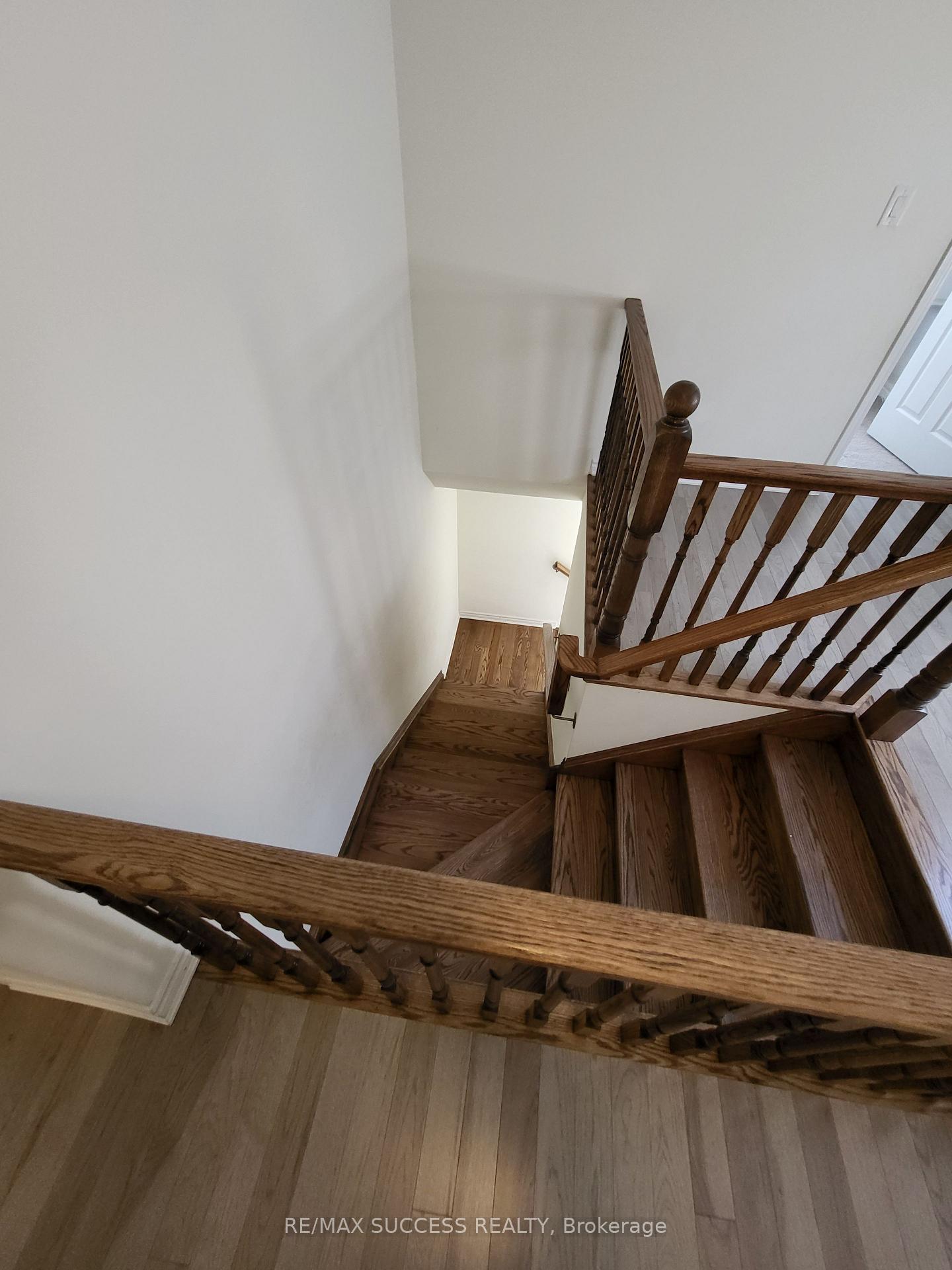 Photo 9 of 725 Kennedy Circle W, Milton, Cobban — HOMEH