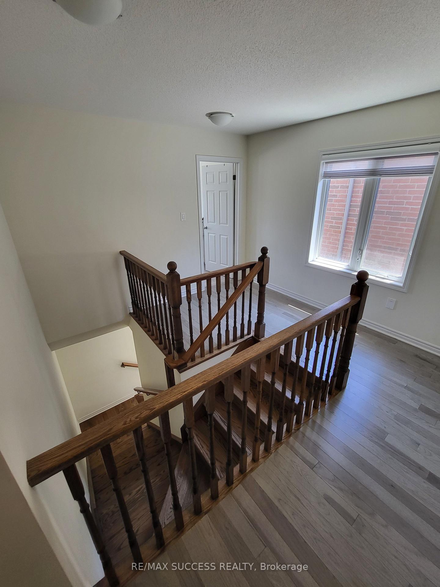 Photo 10 of 725 Kennedy Circle W, Milton, Cobban — HOMEH